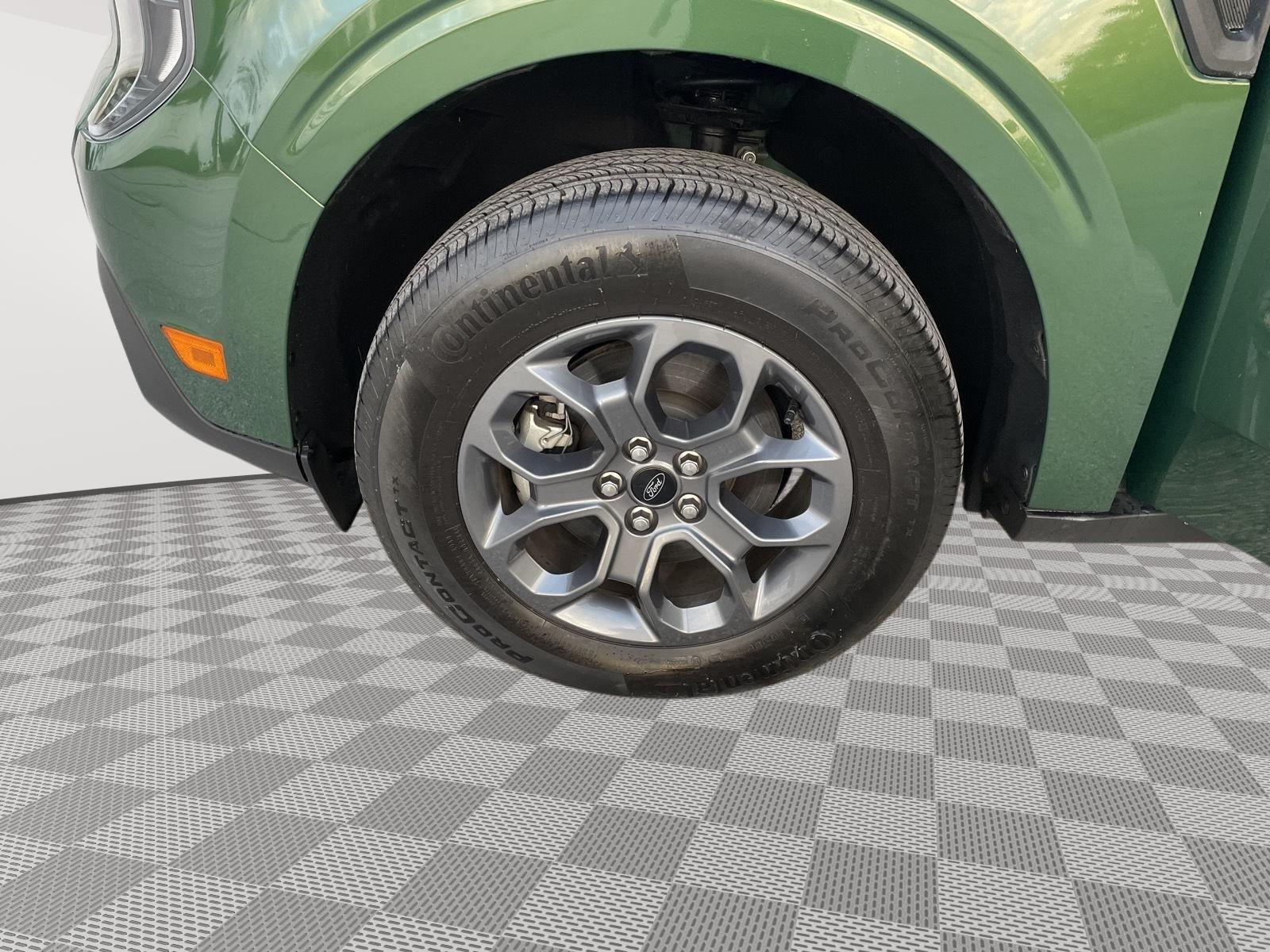 Vehicle photo 10