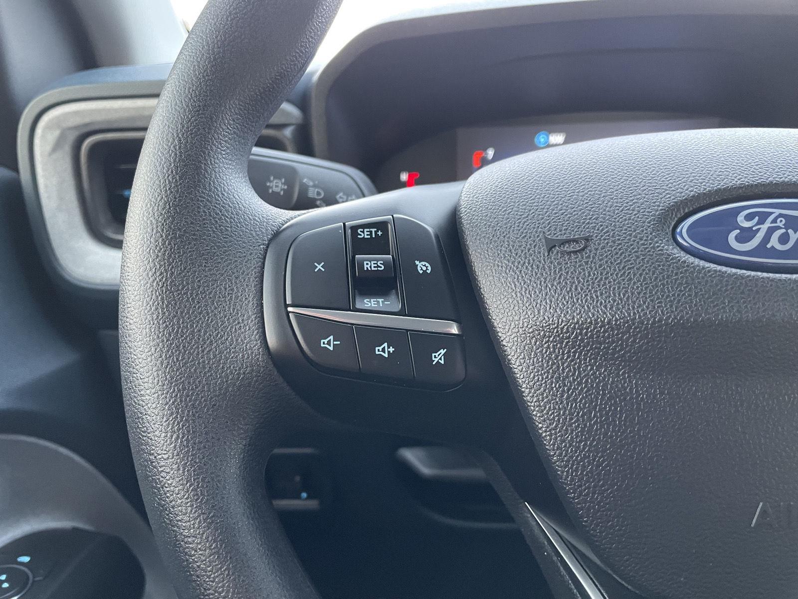 Vehicle photo 13