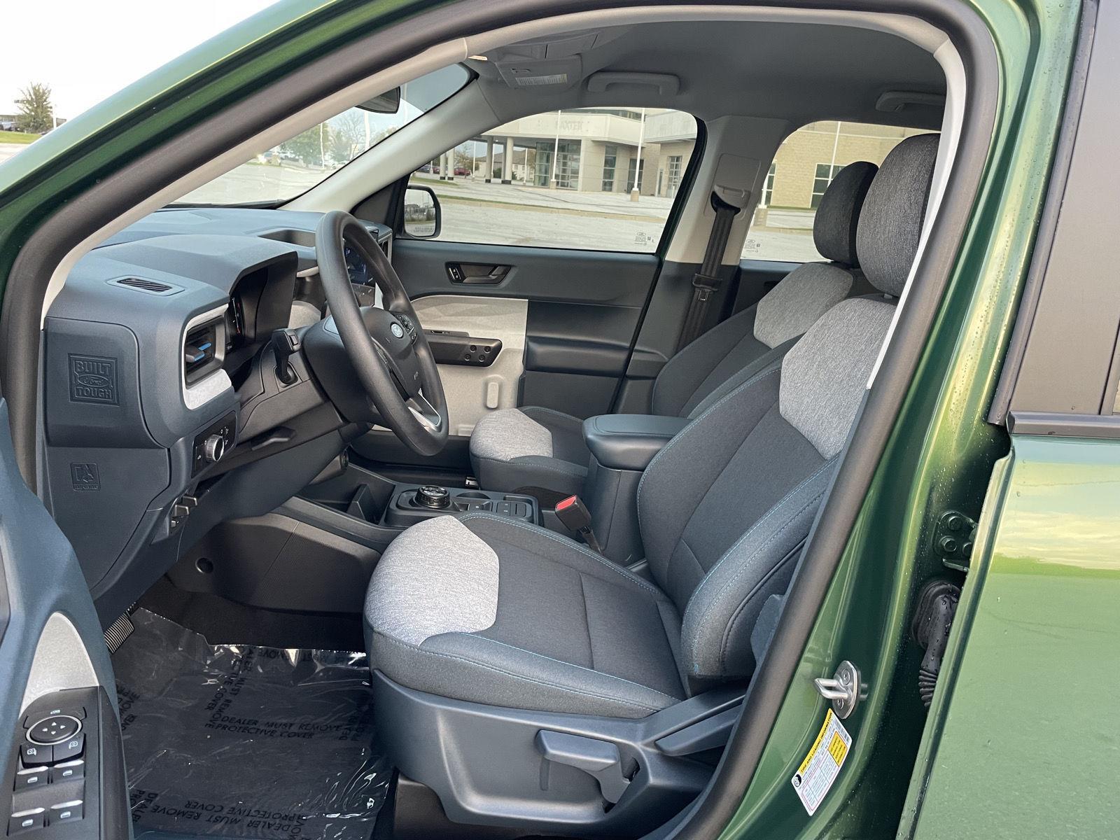 Vehicle photo 17