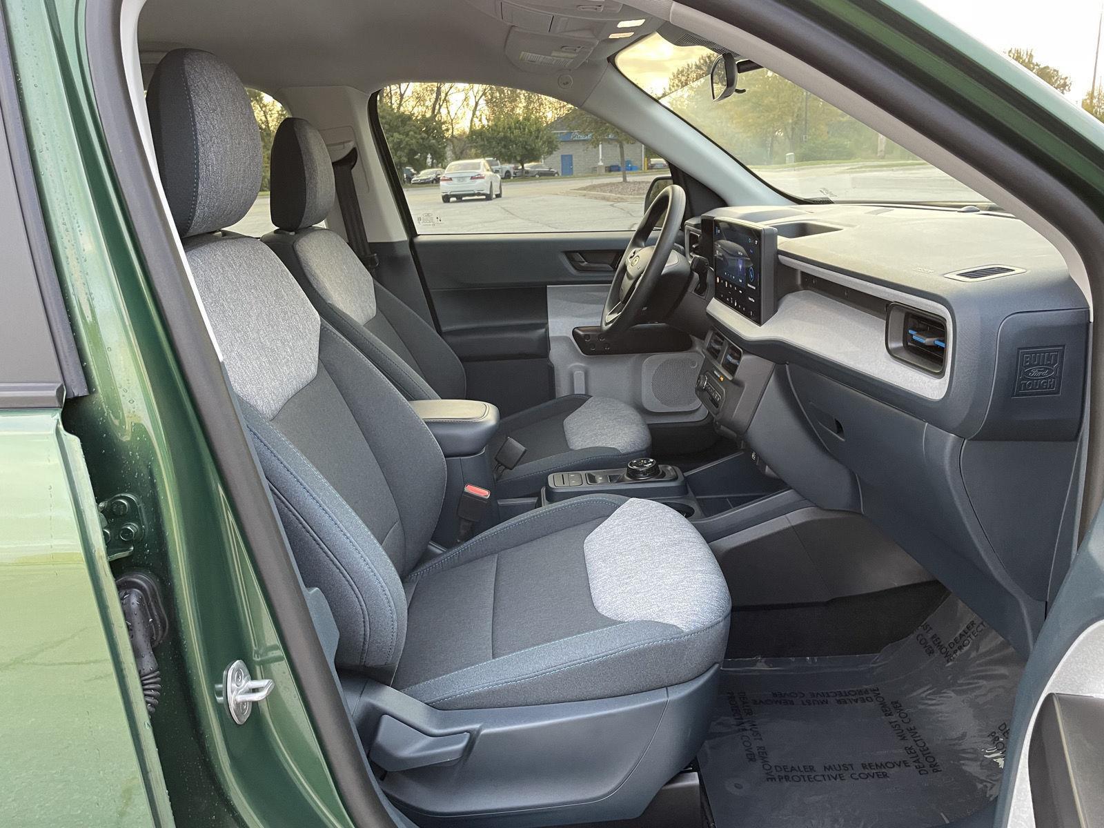 Vehicle photo 19