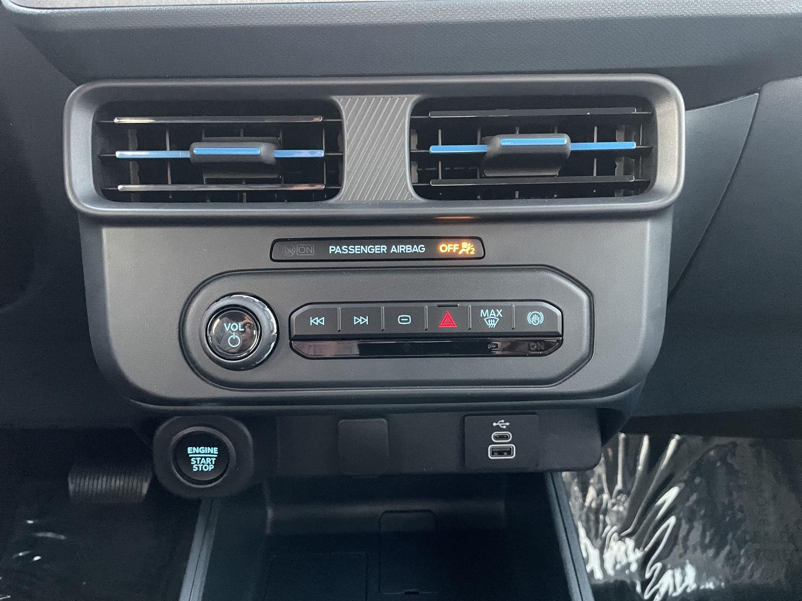 Vehicle photo 25