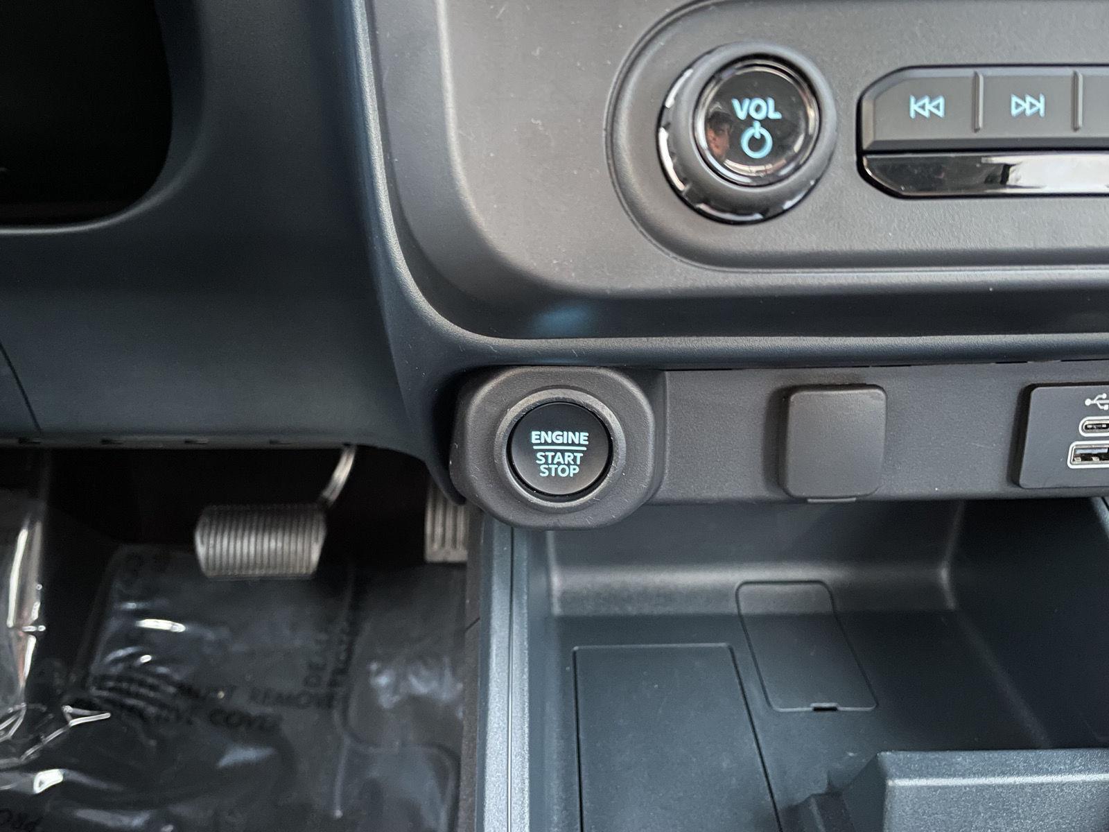 Vehicle photo 26