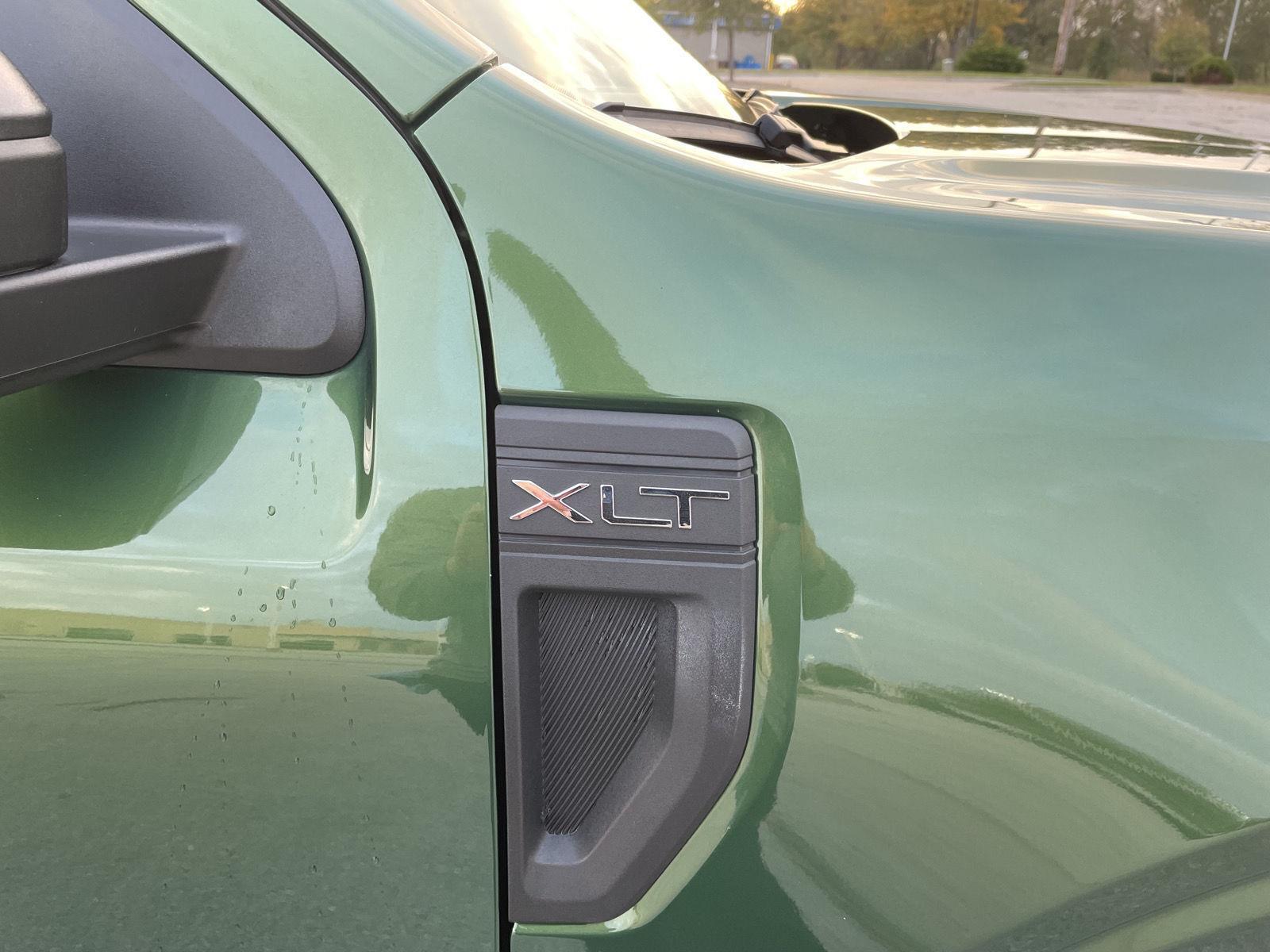 Vehicle photo 36