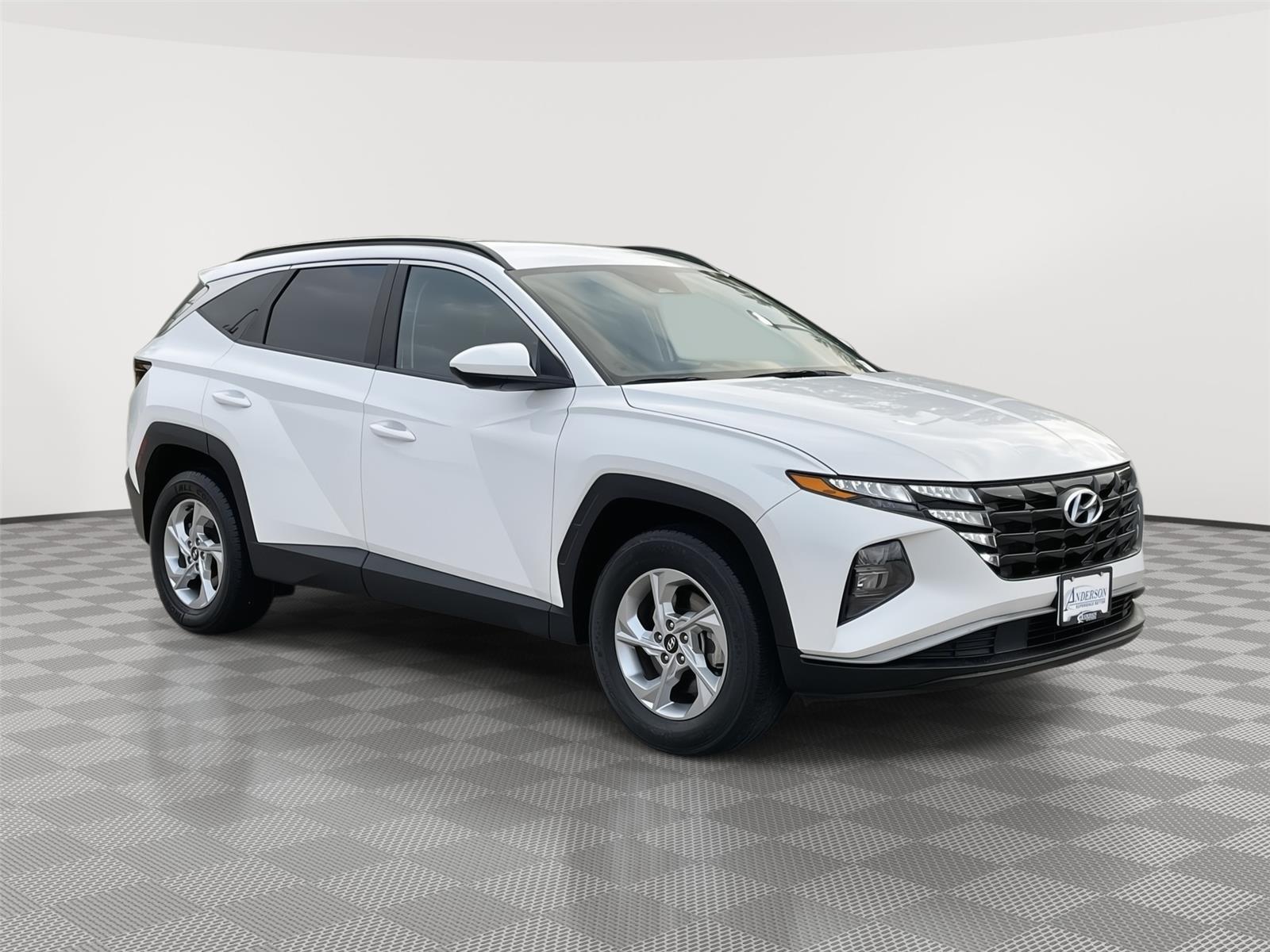 Vehicle photo 5