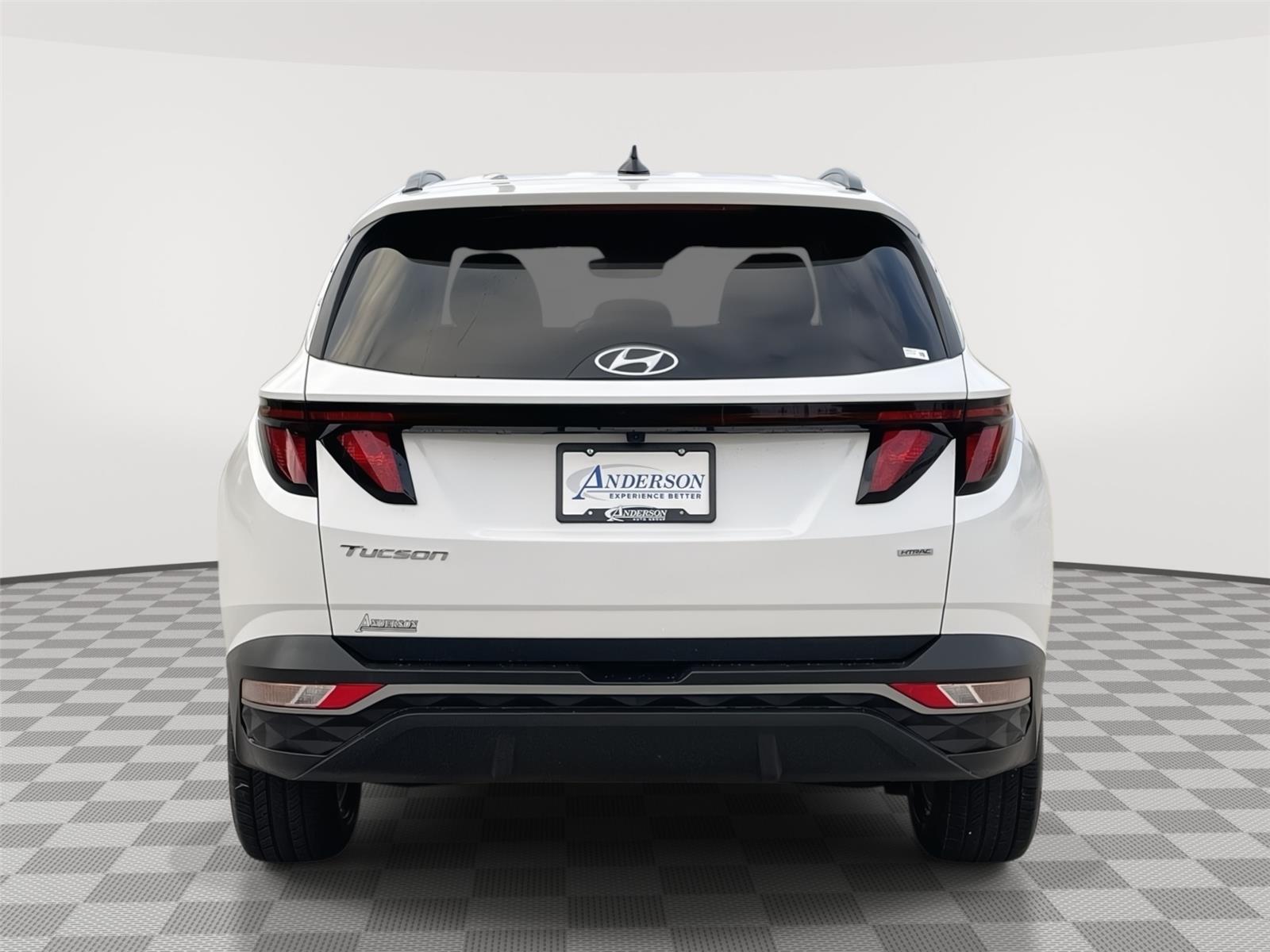 Vehicle photo 8
