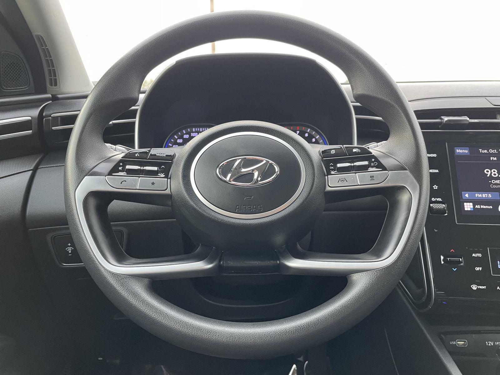Vehicle photo 11