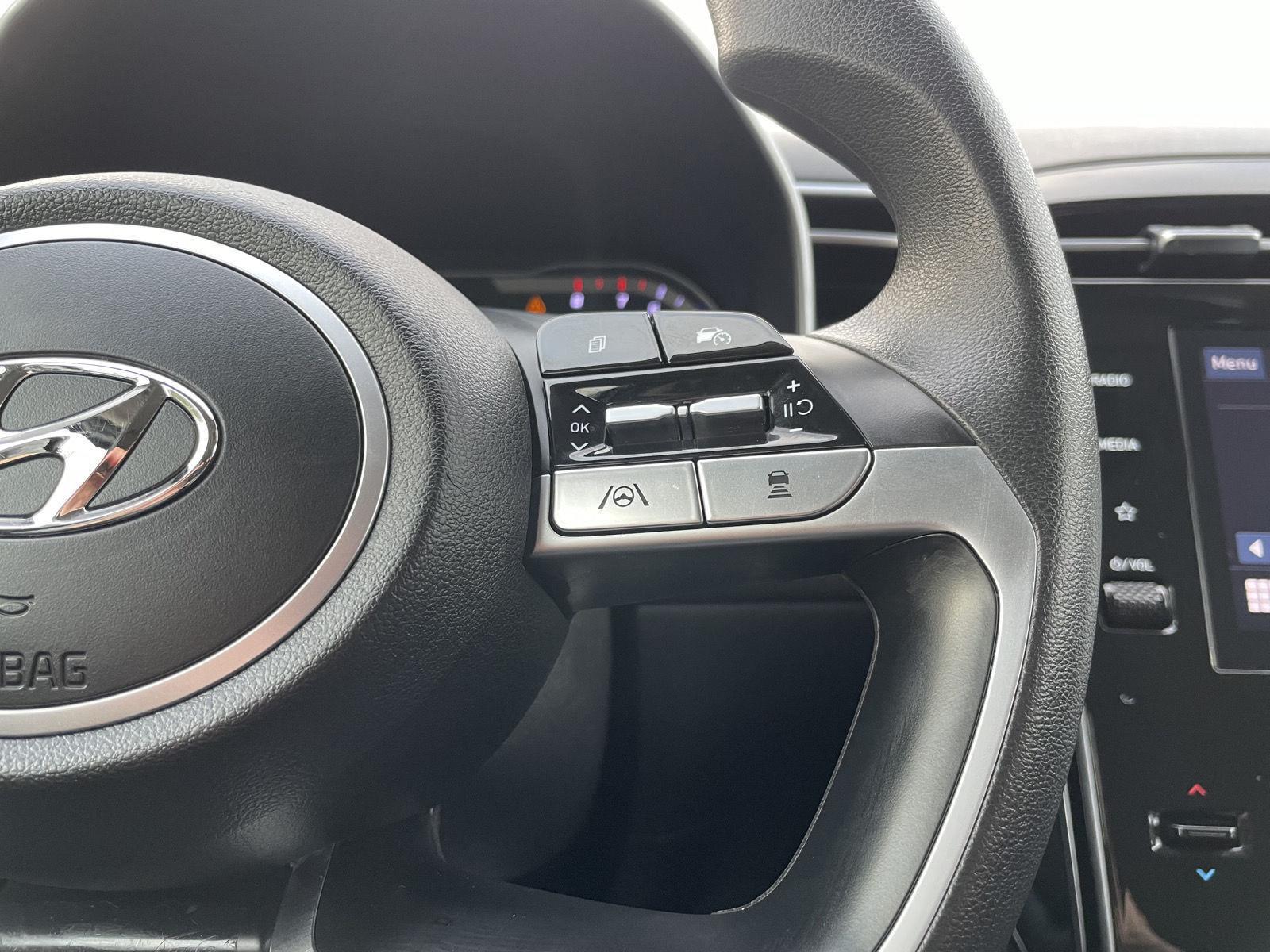 Vehicle photo 13