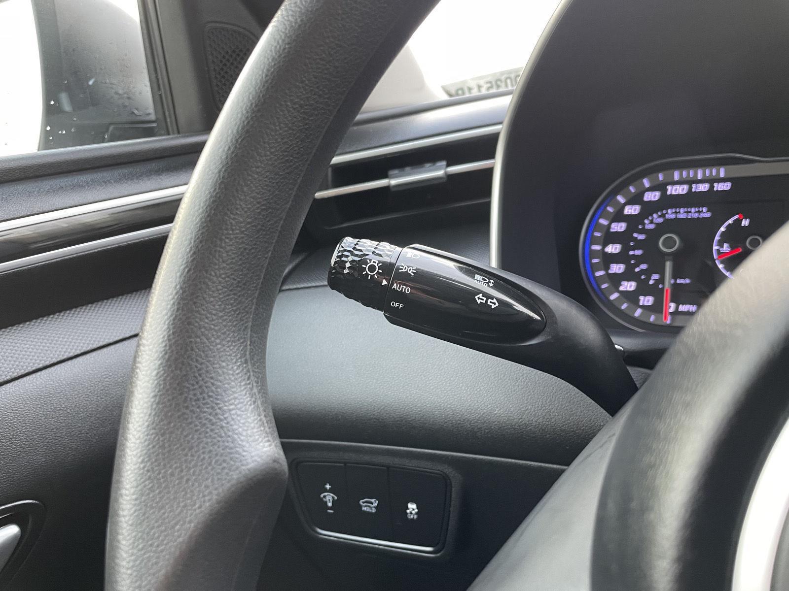 Vehicle photo 14