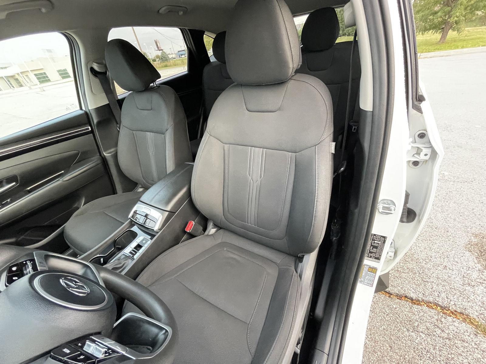 Vehicle photo 16