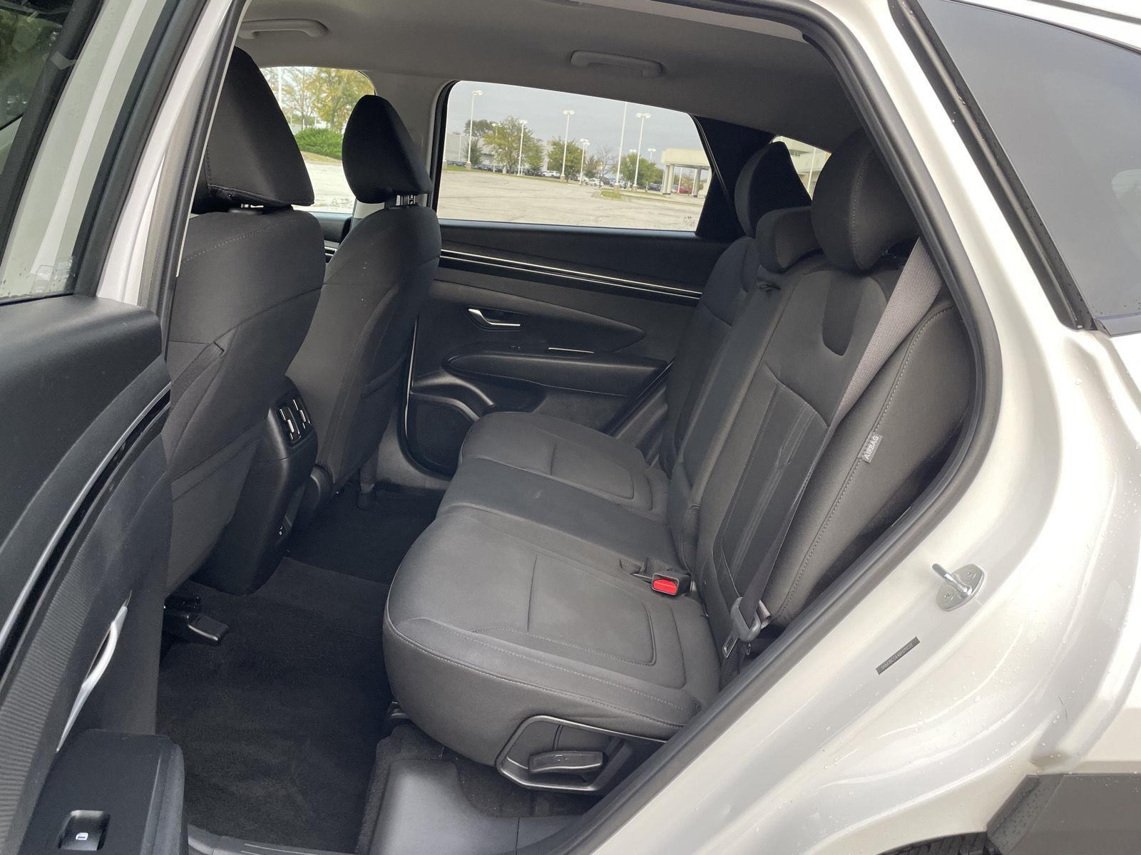 Vehicle photo 18