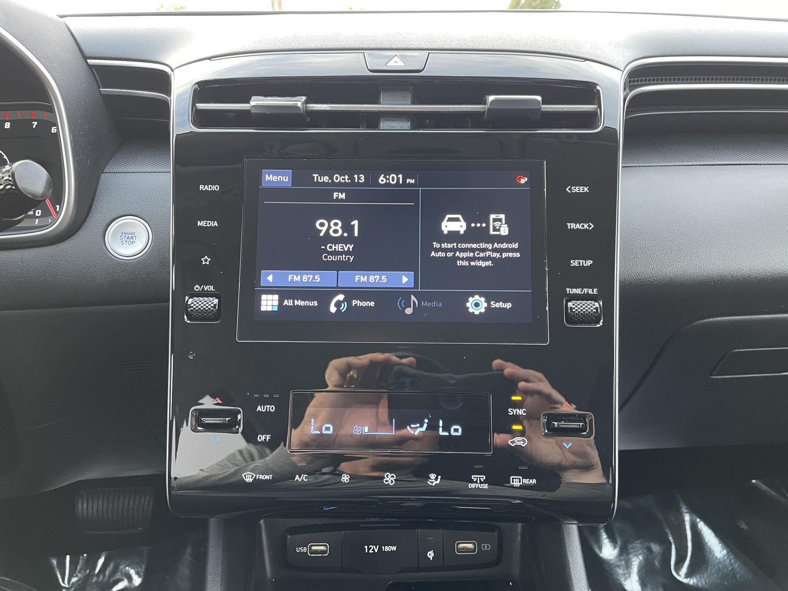 Vehicle photo 20