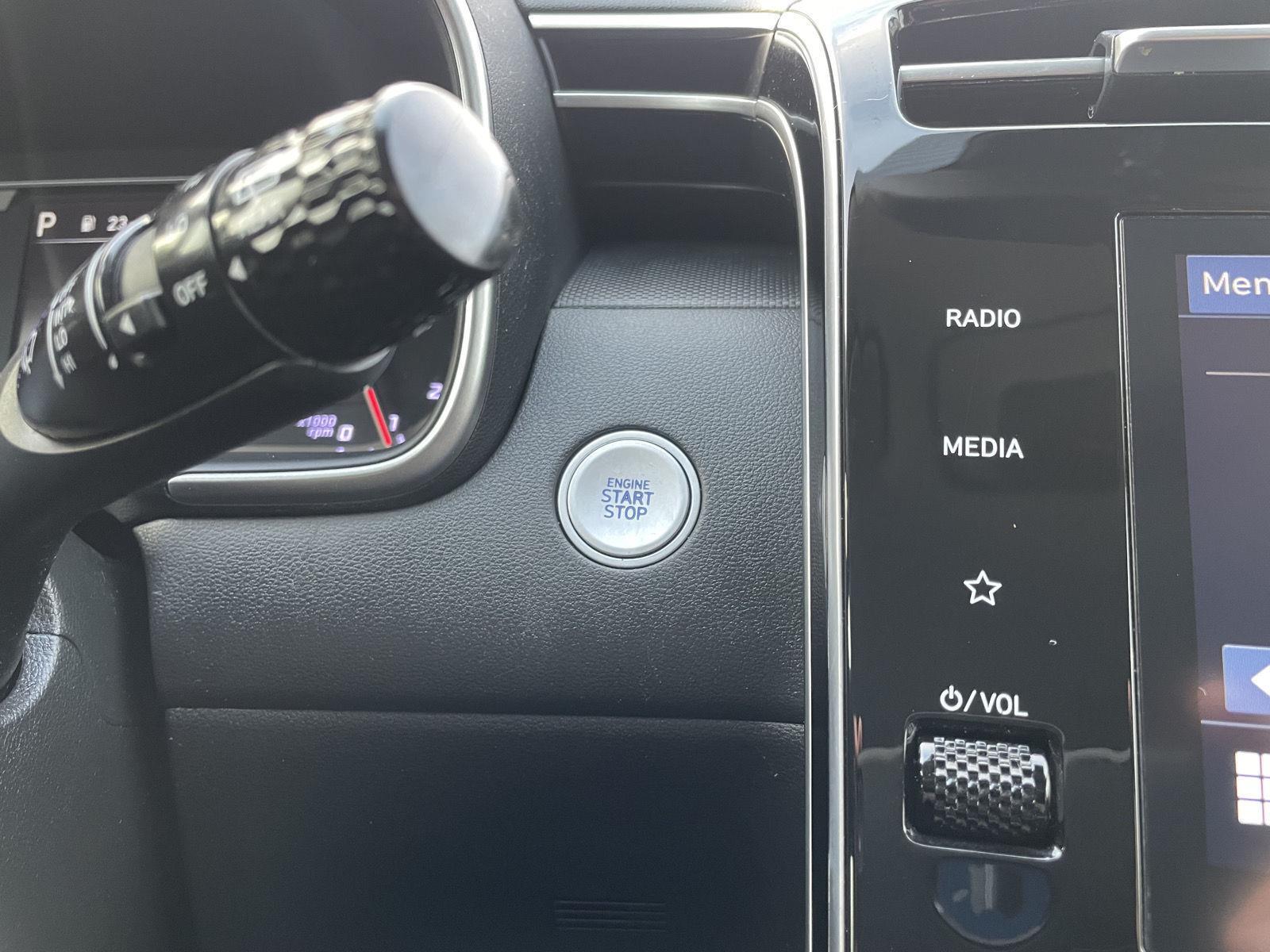 Vehicle photo 22