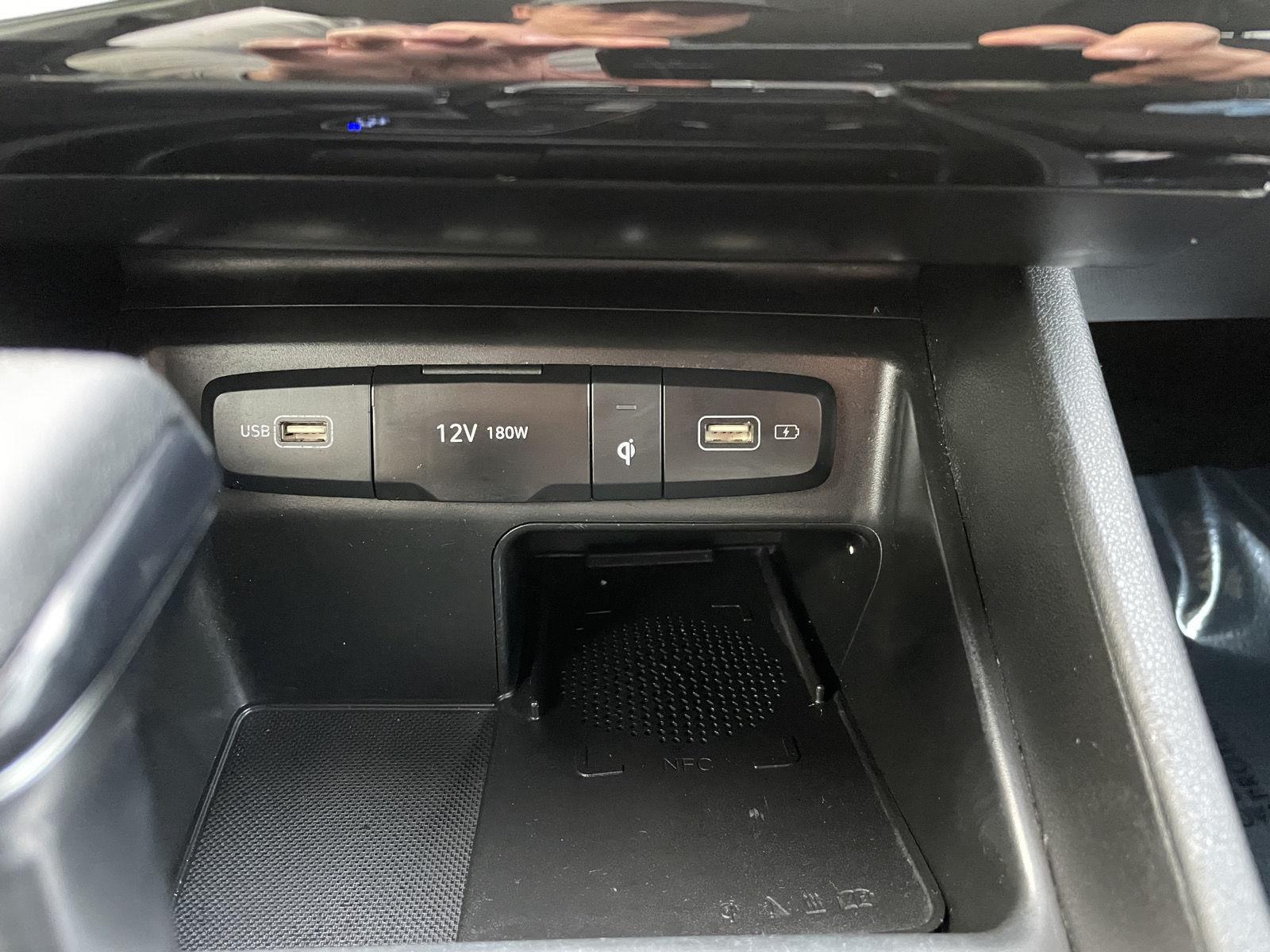 Vehicle photo 25