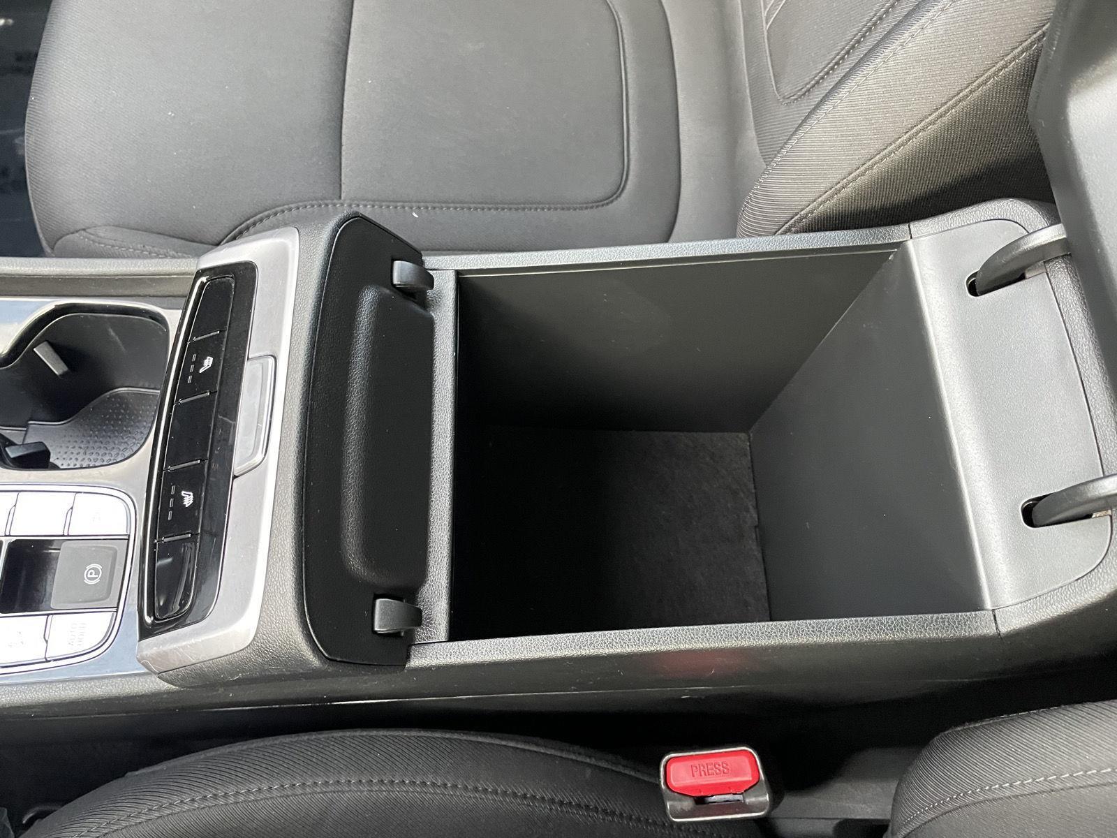 Vehicle photo 28