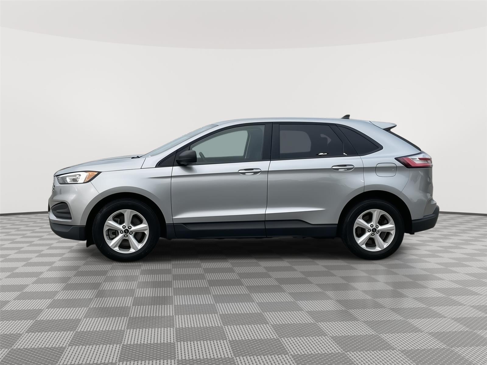Vehicle photo 2