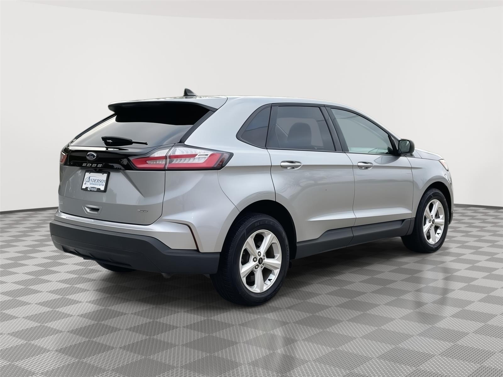 Vehicle photo 7