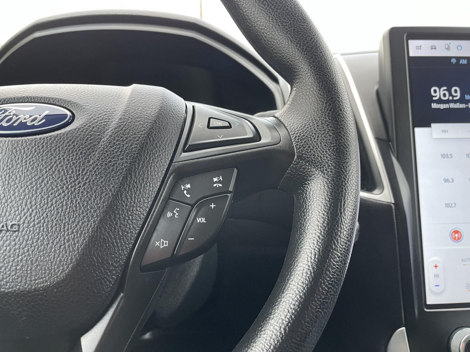 Vehicle photo 13