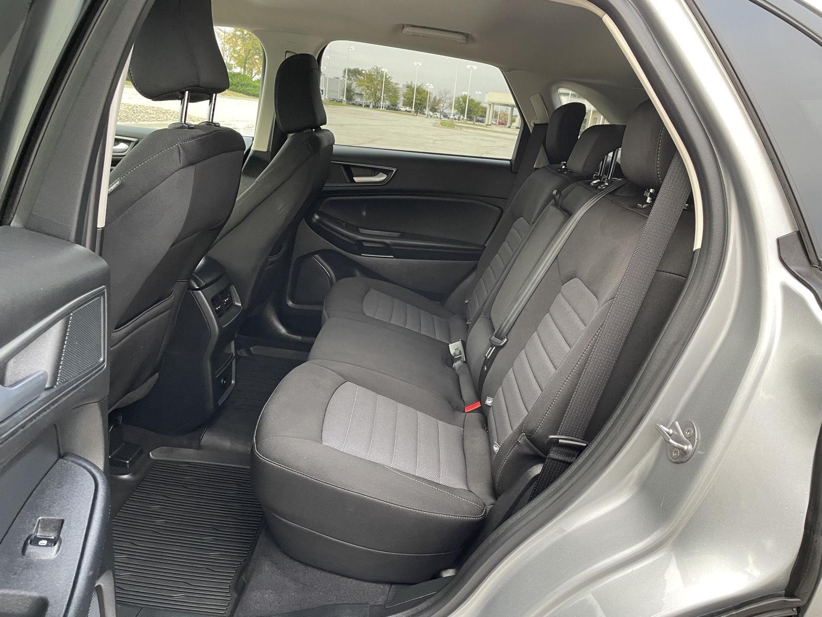 Vehicle photo 18