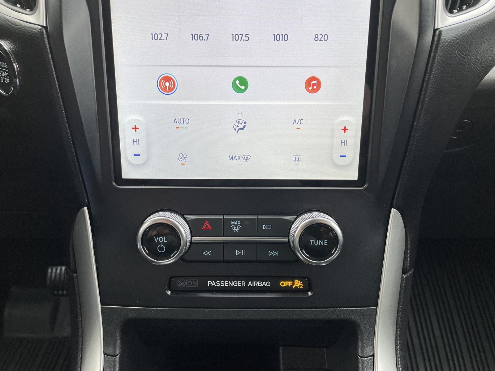 Vehicle photo 23