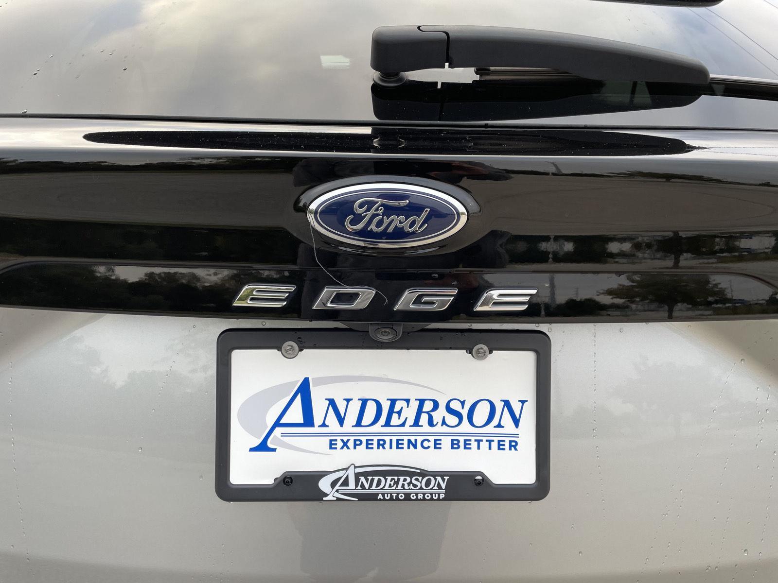Vehicle photo 32