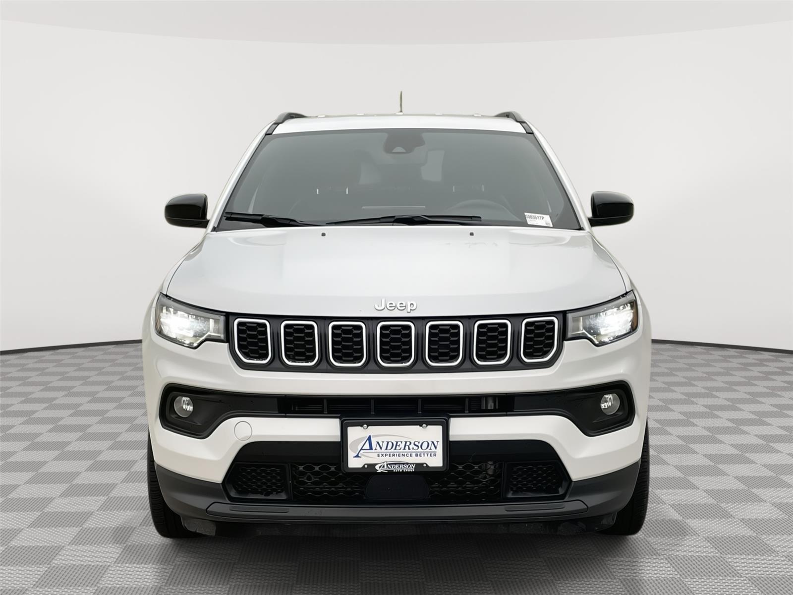 Vehicle photo 4