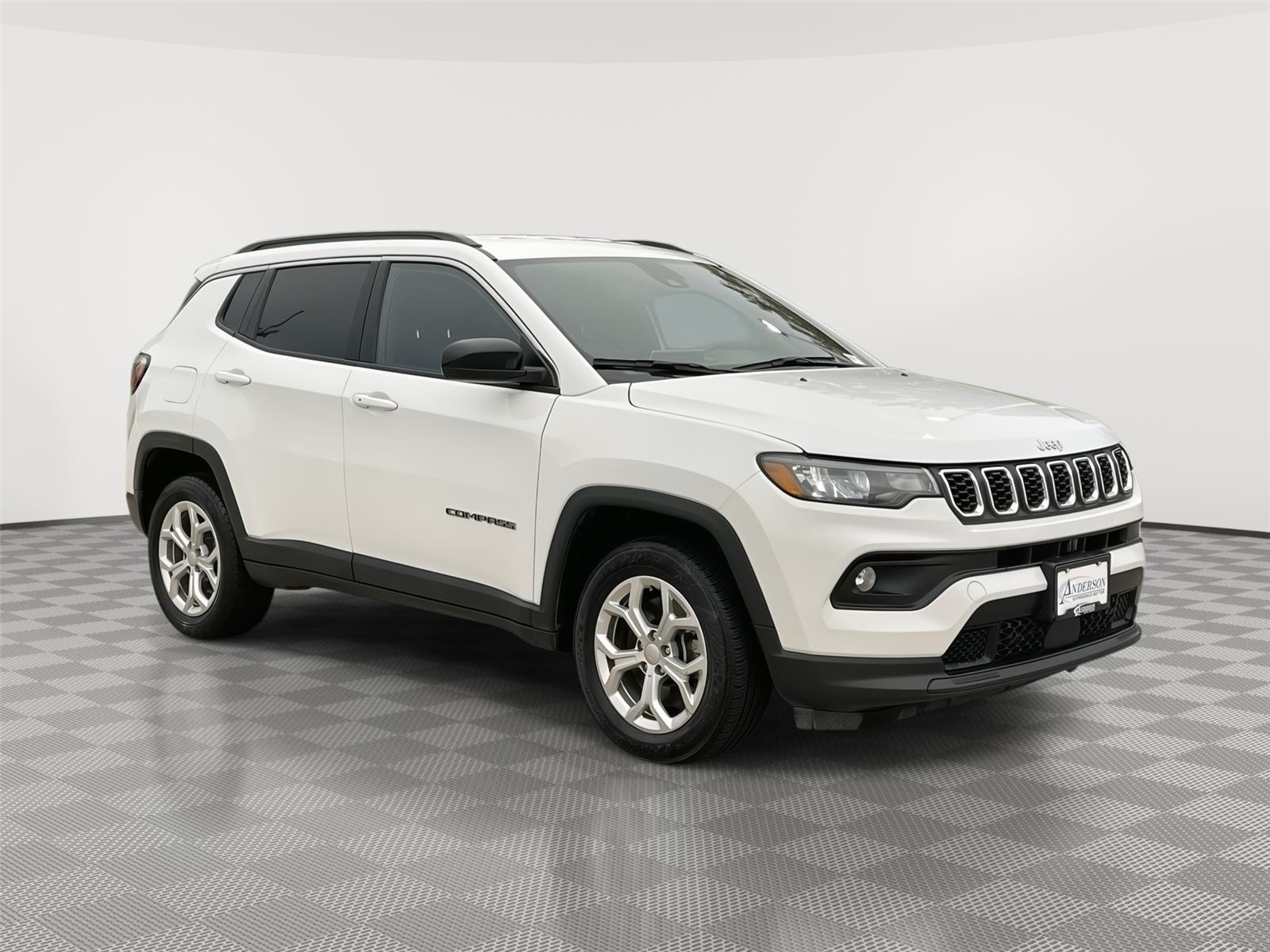 Vehicle photo 5