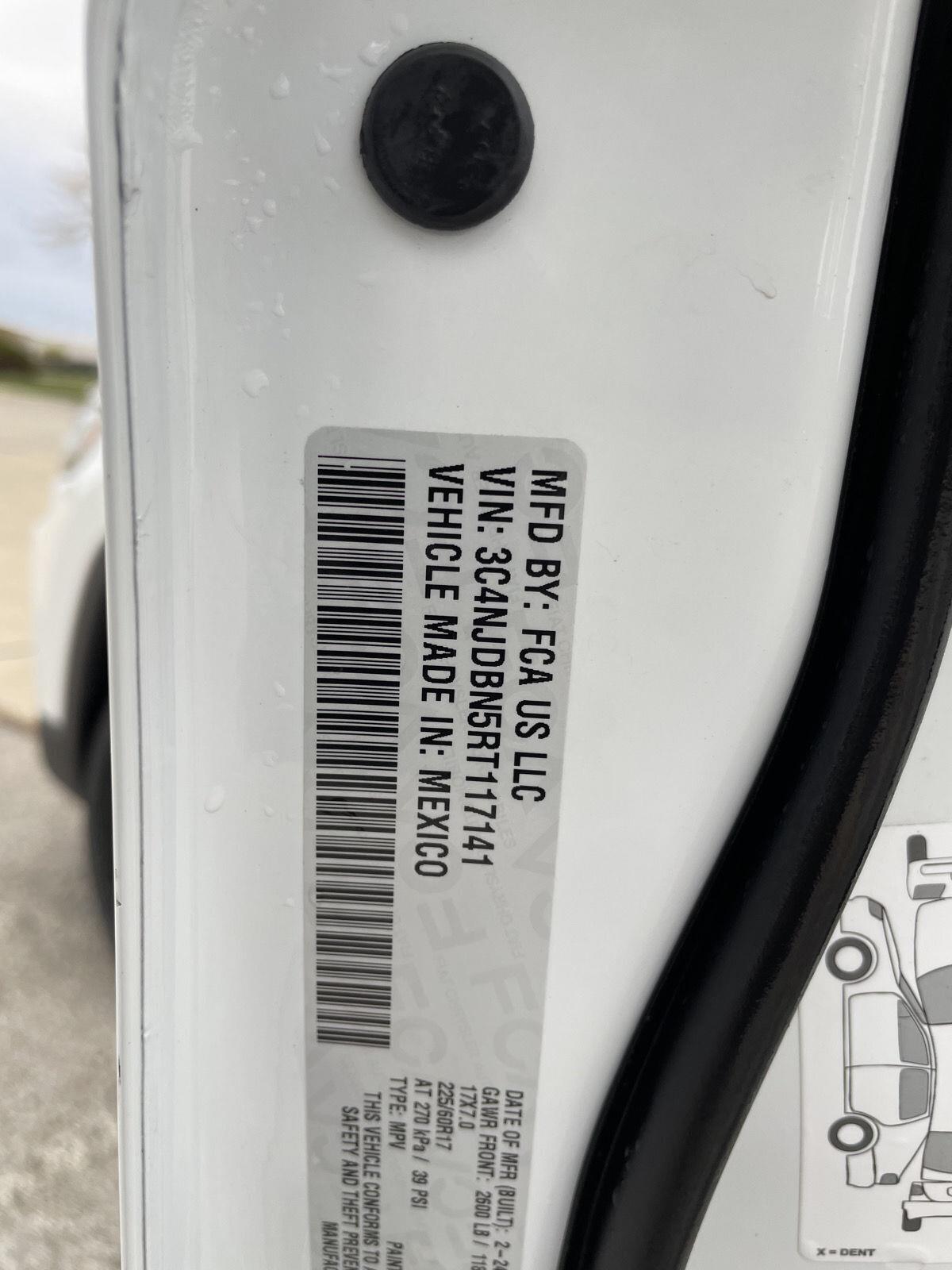 Vehicle photo 30