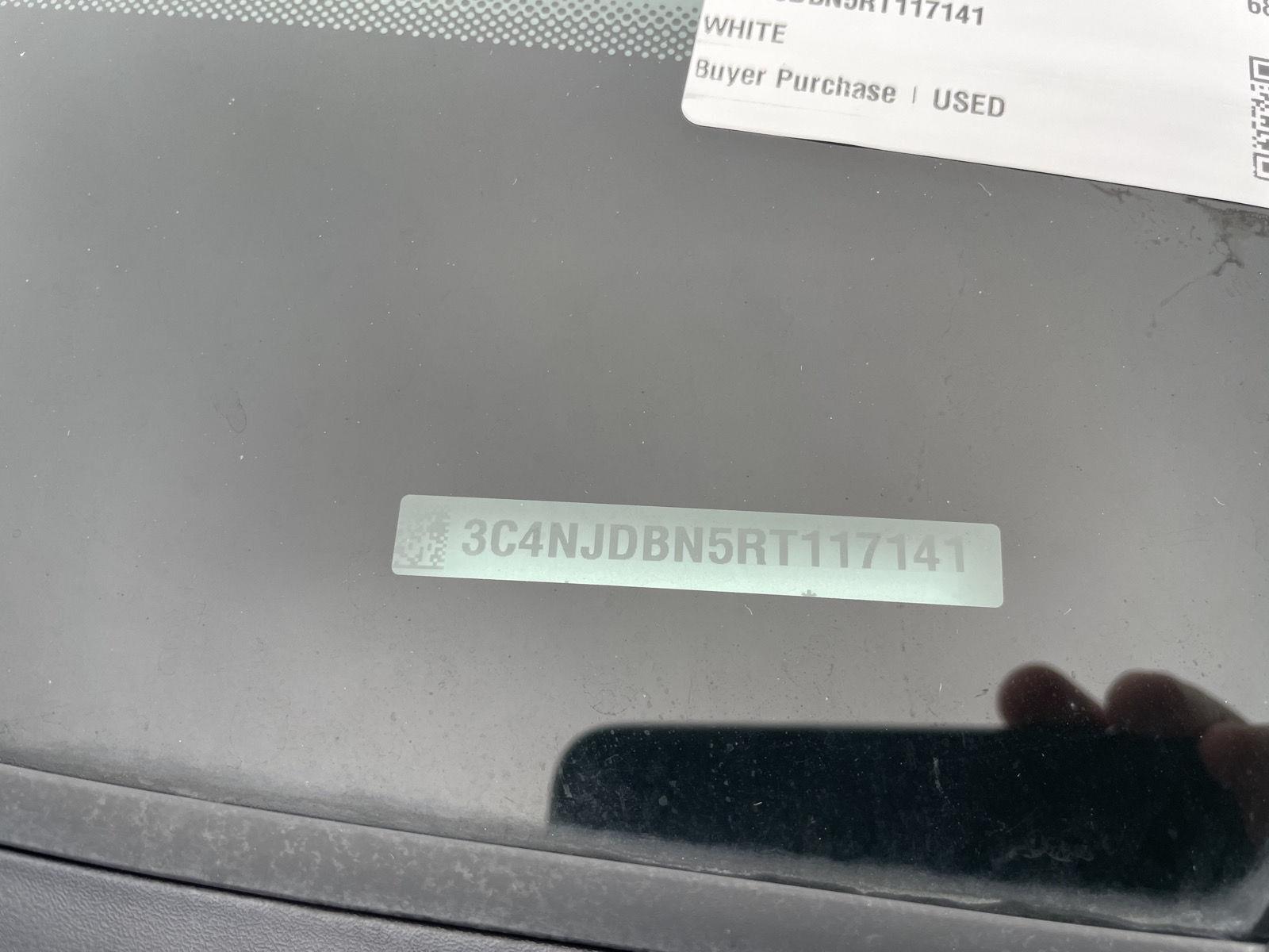 Vehicle photo 32