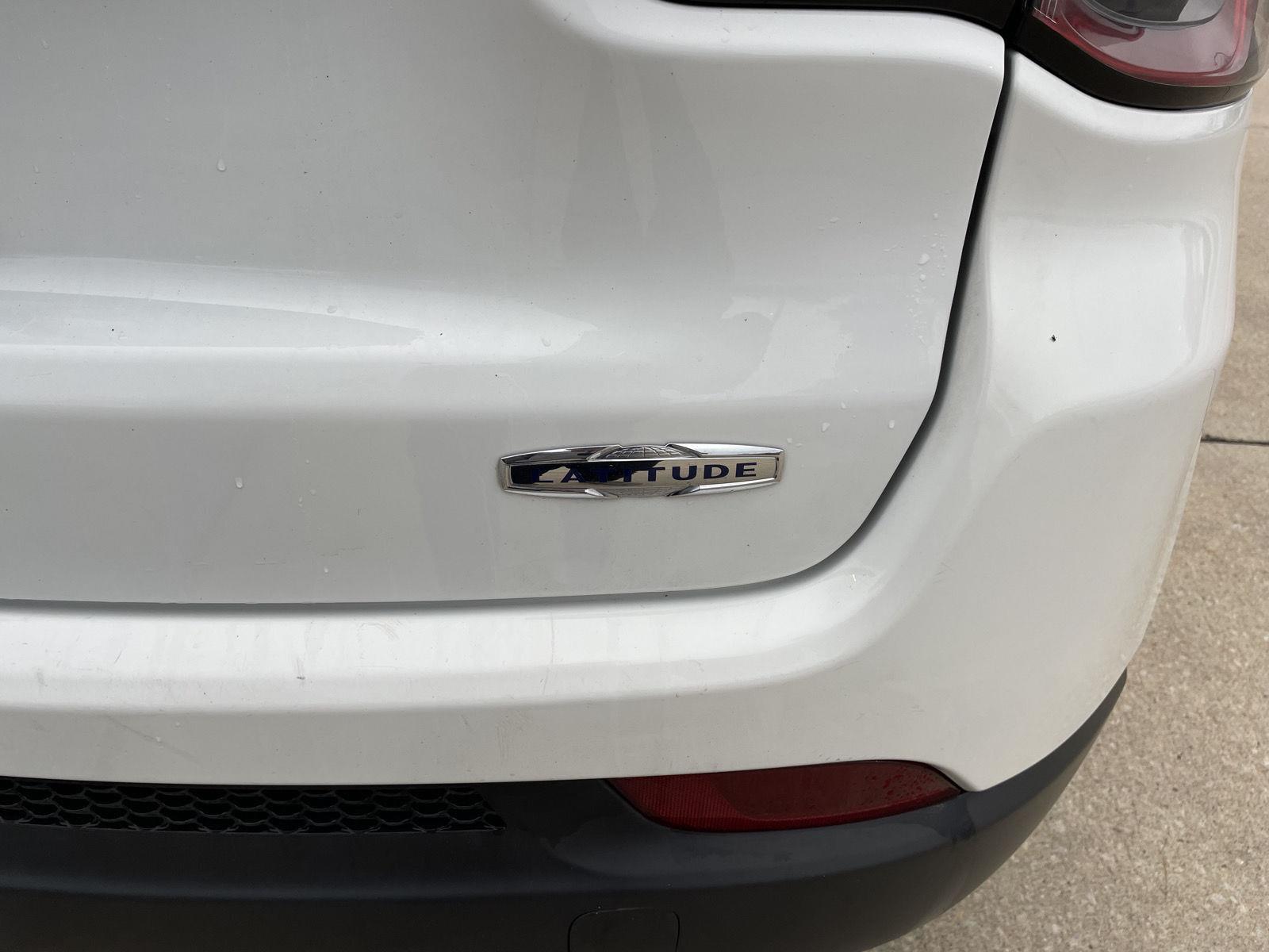 Vehicle photo 36