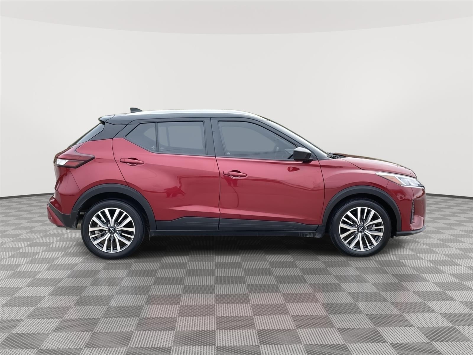 Vehicle photo 6