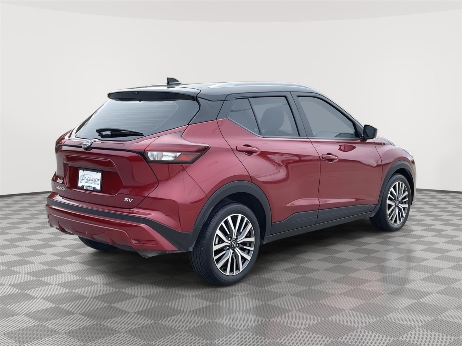 Vehicle photo 7