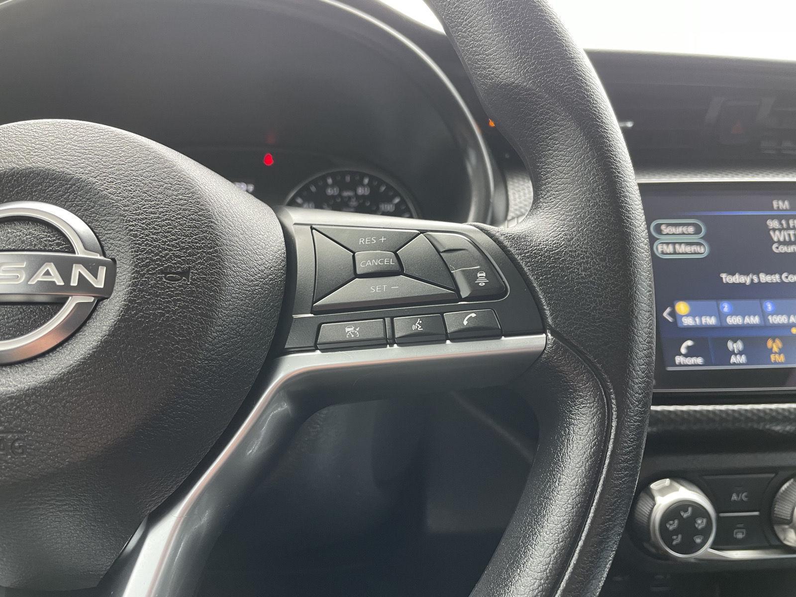 Vehicle photo 14