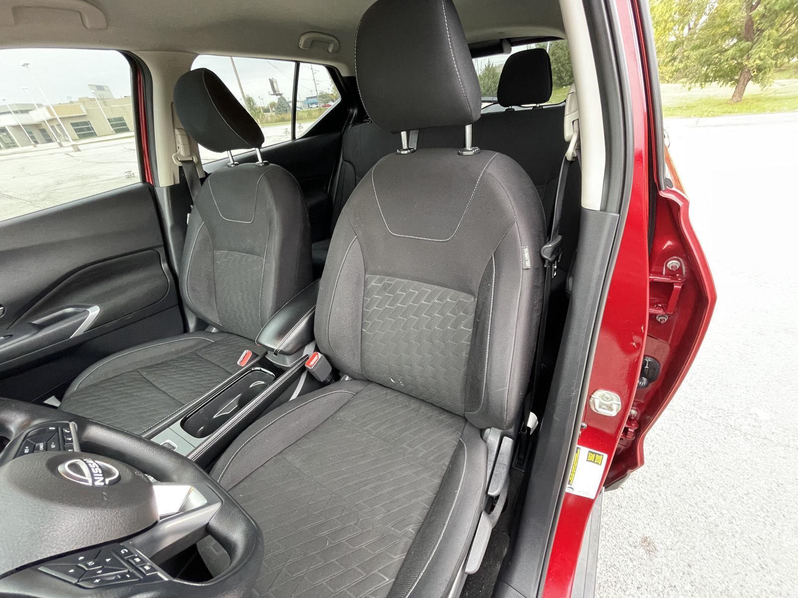 Vehicle photo 18