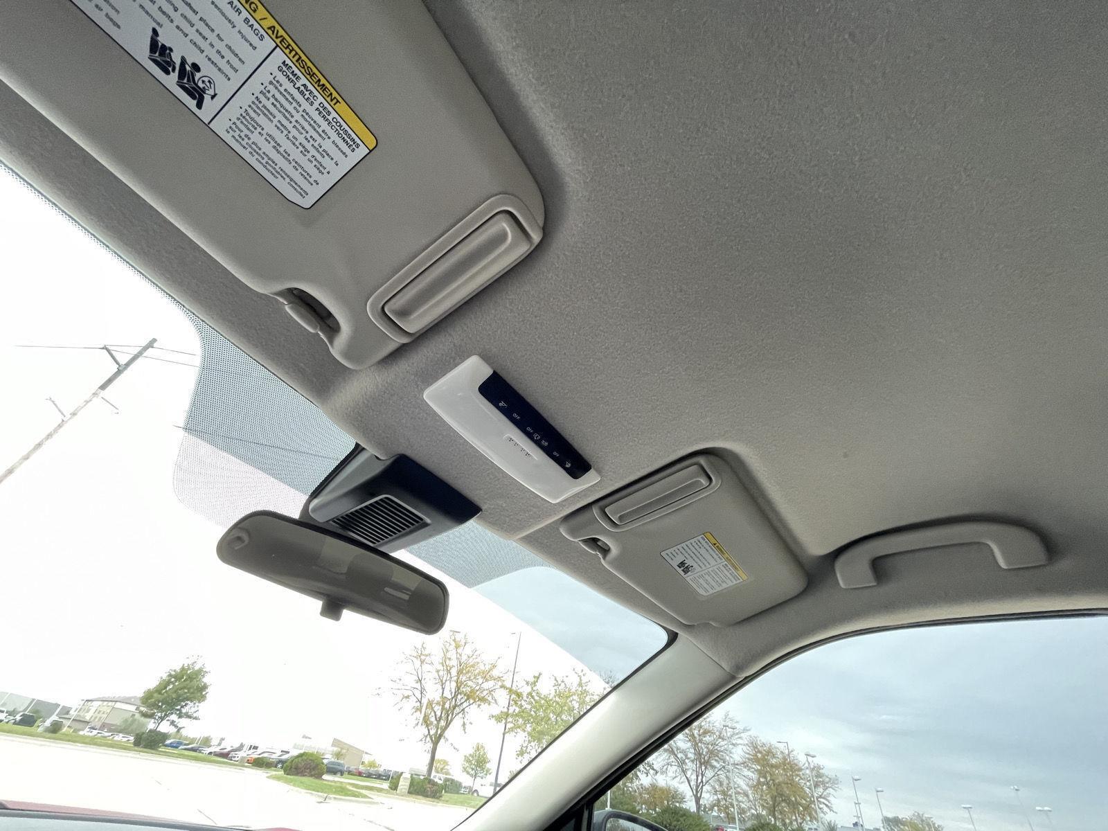Vehicle photo 21