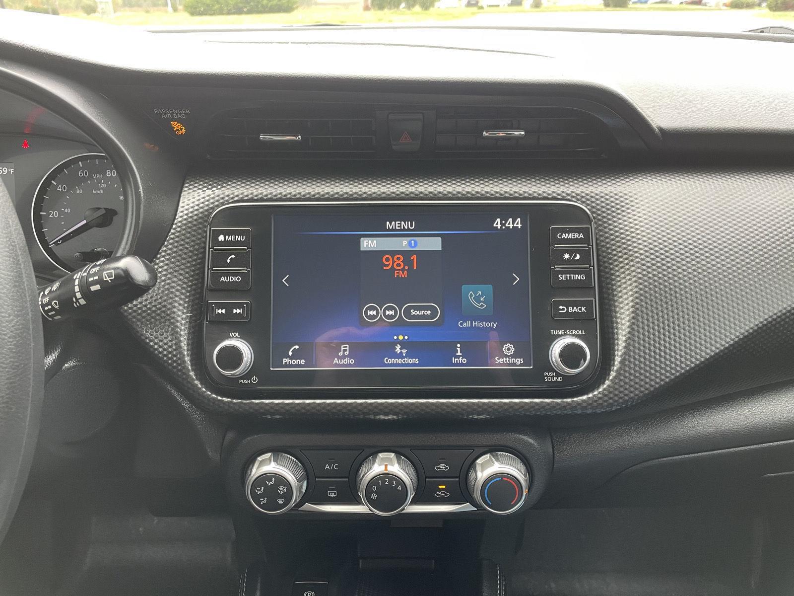 Vehicle photo 22