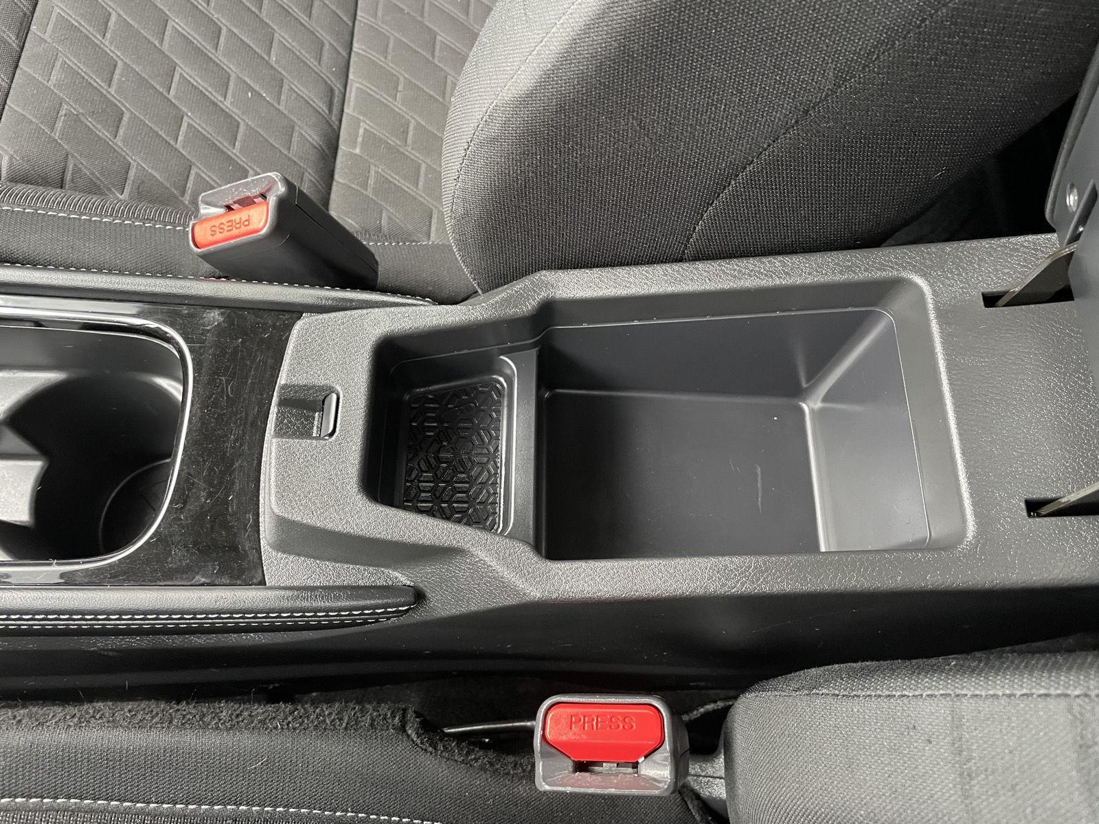 Vehicle photo 30