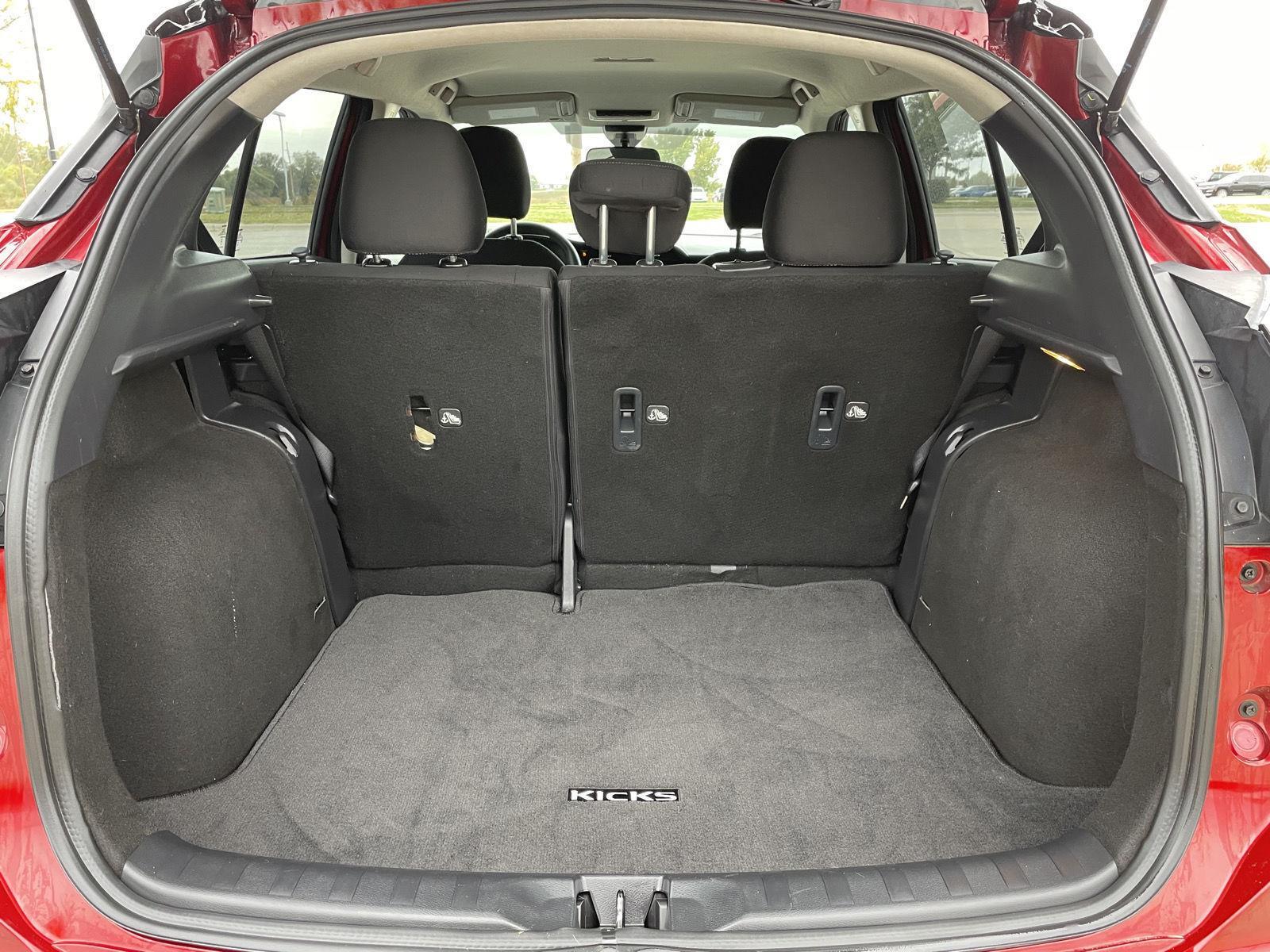 Vehicle photo 34