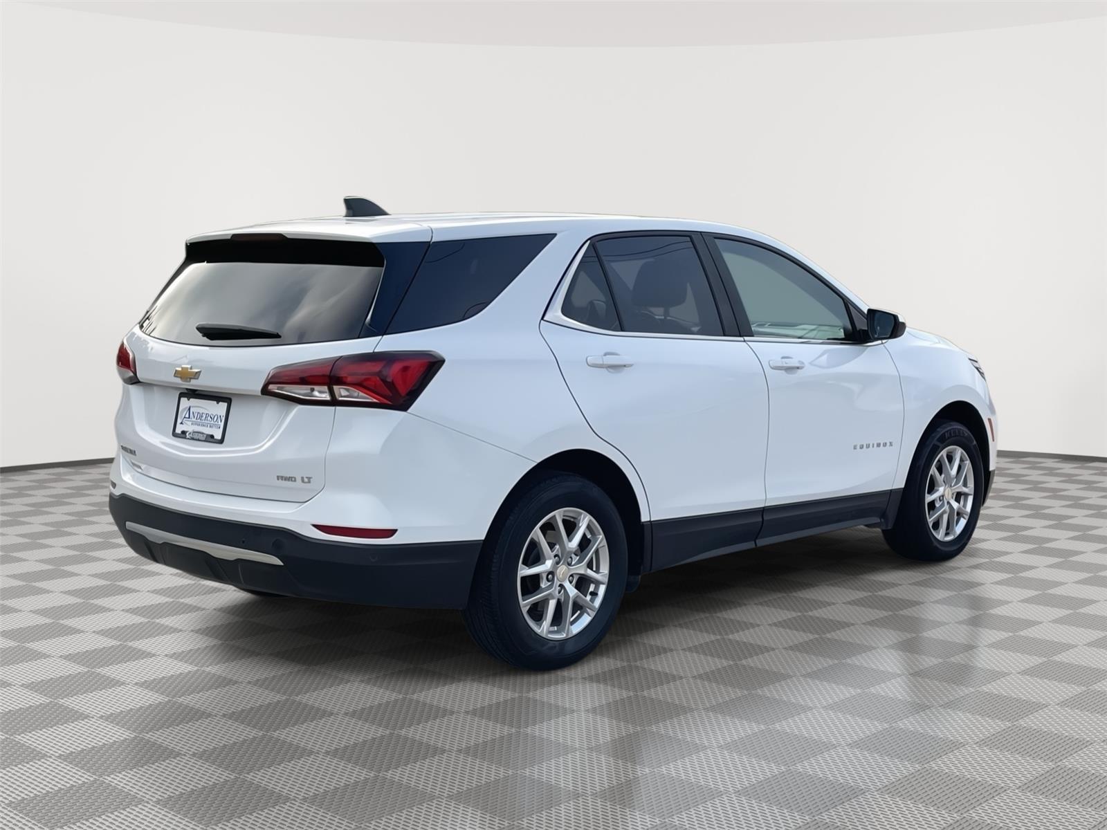 Vehicle photo 7