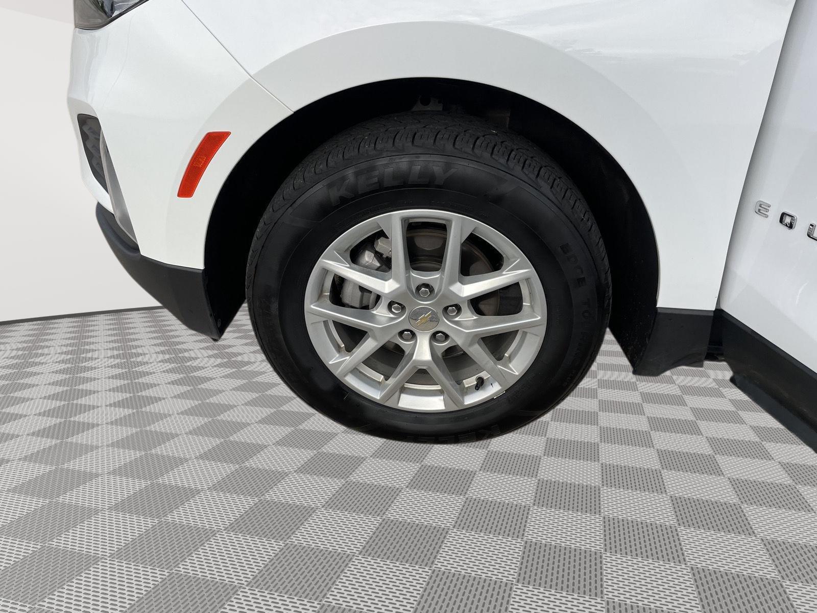 Vehicle photo 10