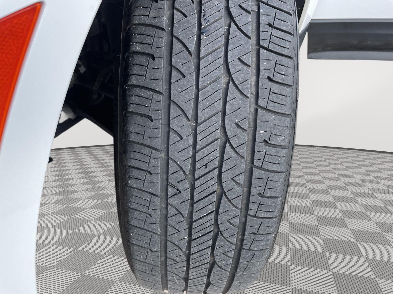Vehicle photo 11