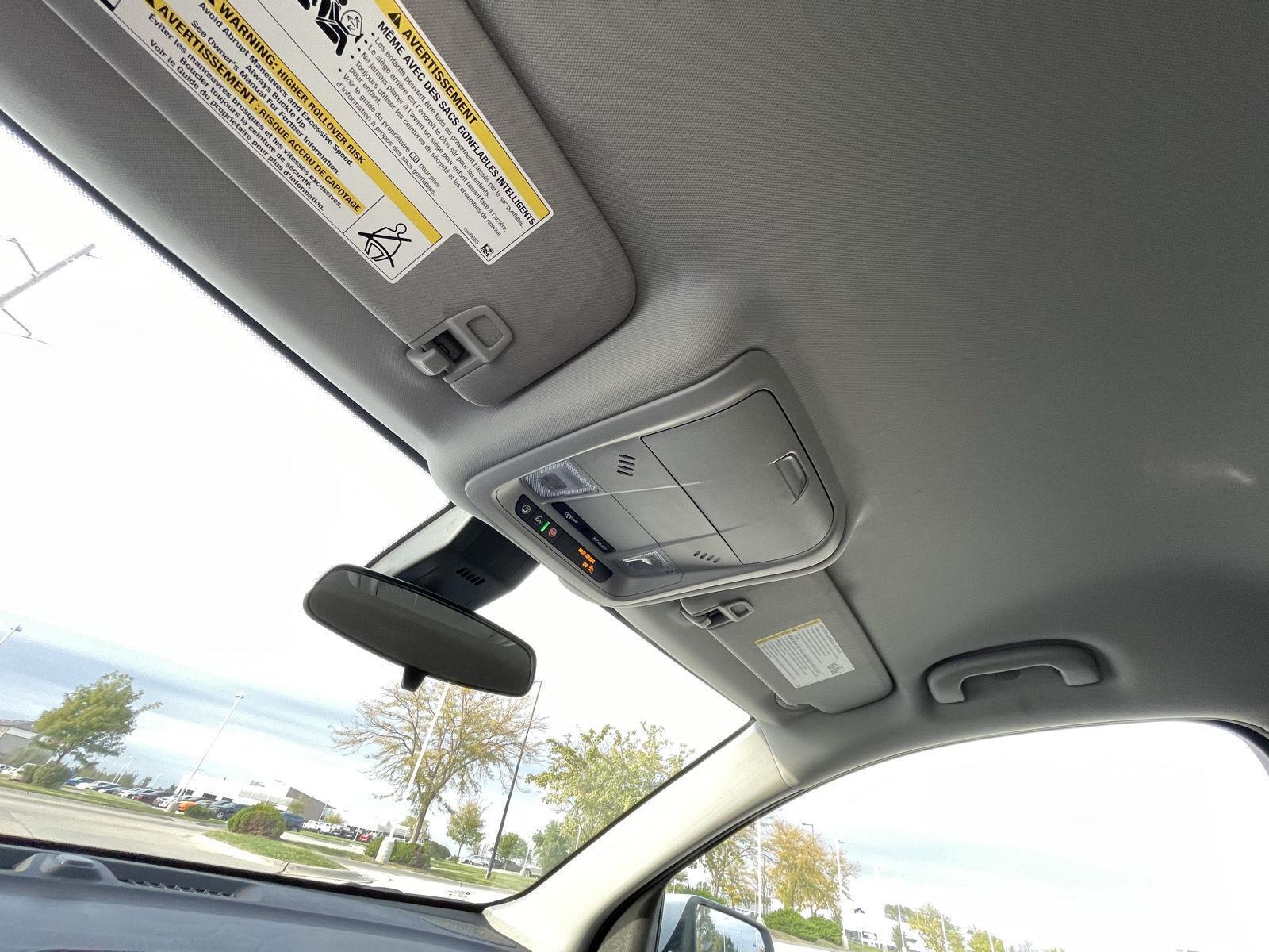 Vehicle photo 21