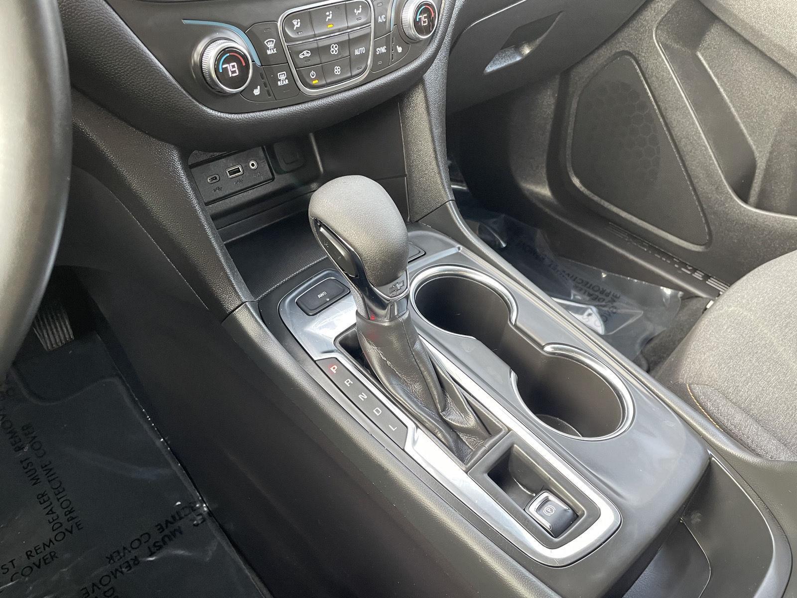 Vehicle photo 30
