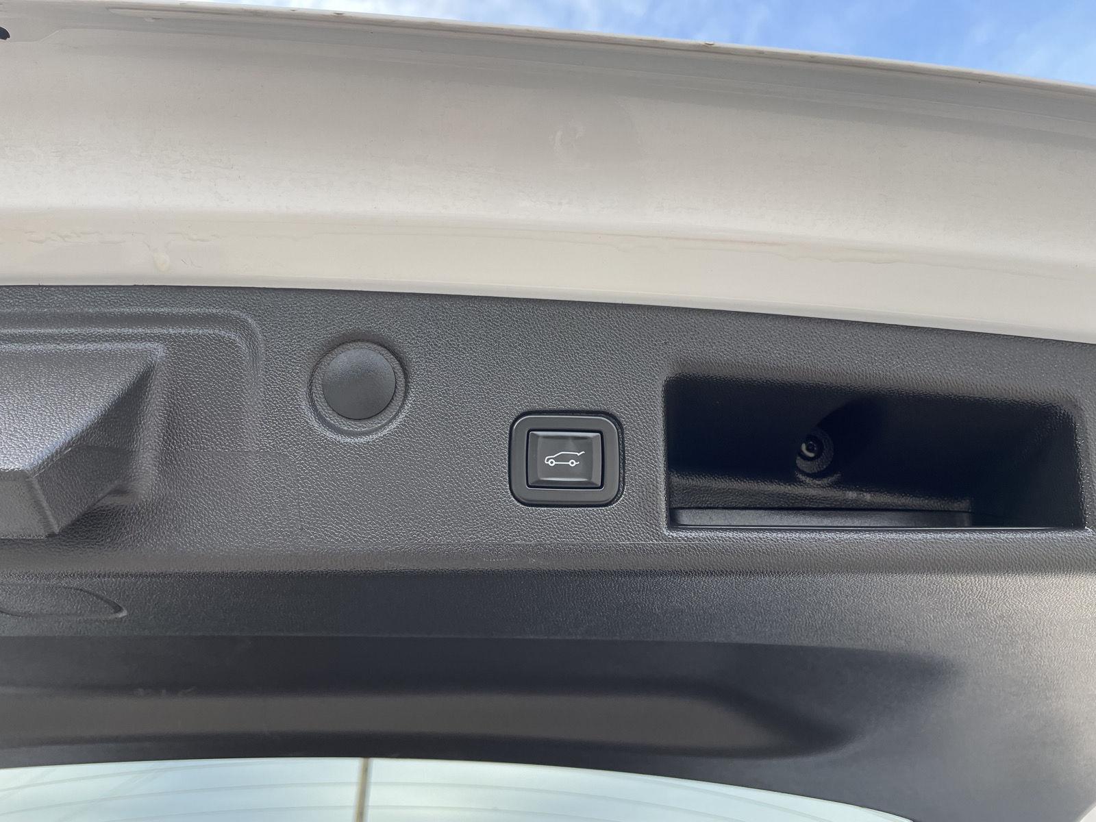 Vehicle photo 36