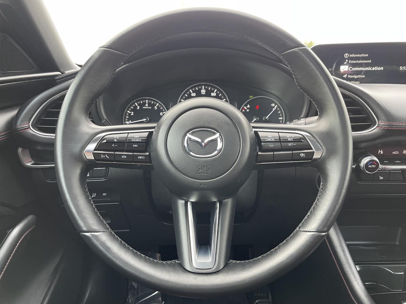 Vehicle photo 11