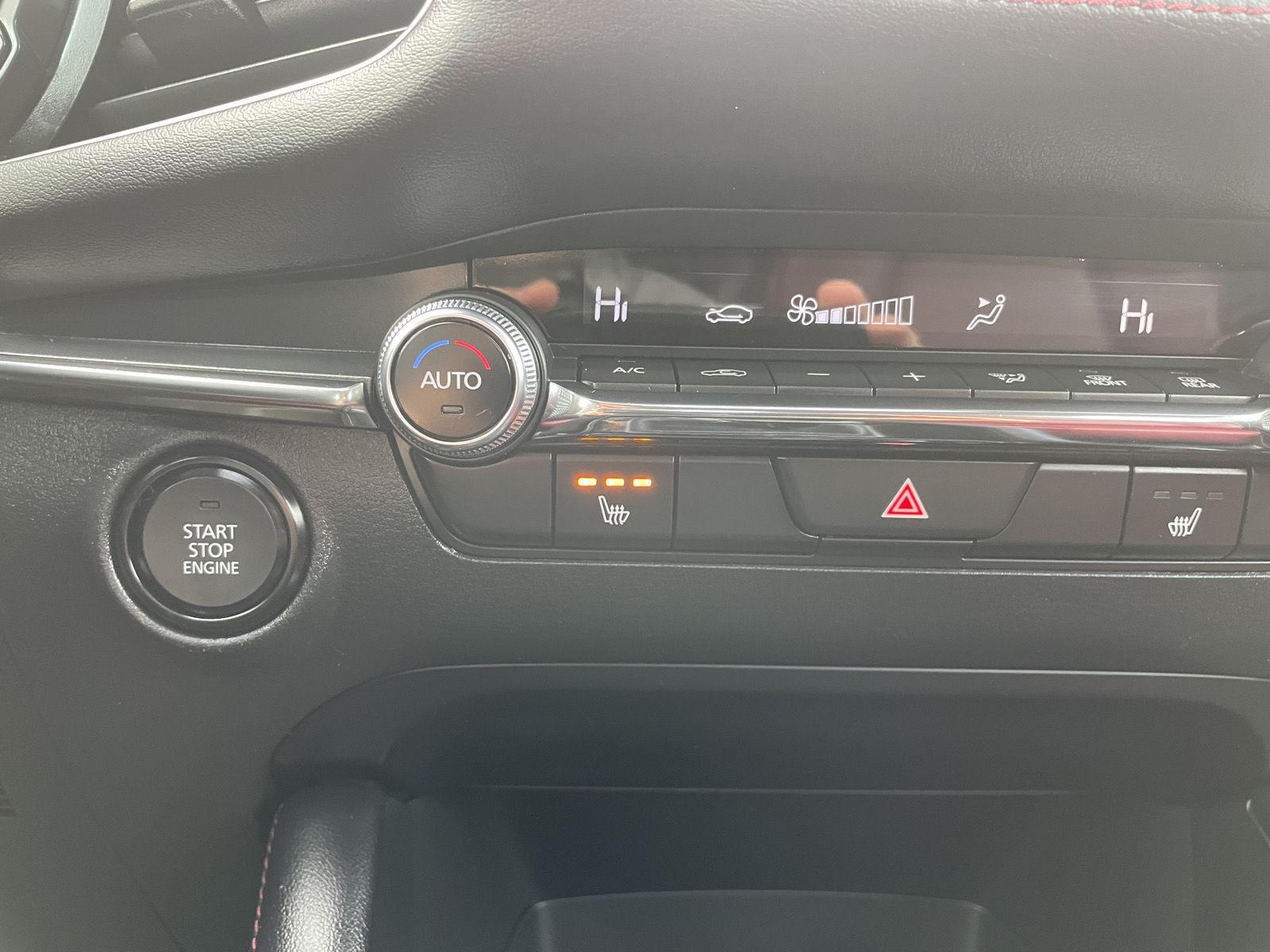 Vehicle photo 24