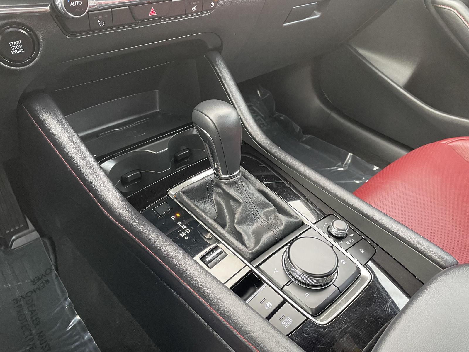 Vehicle photo 27