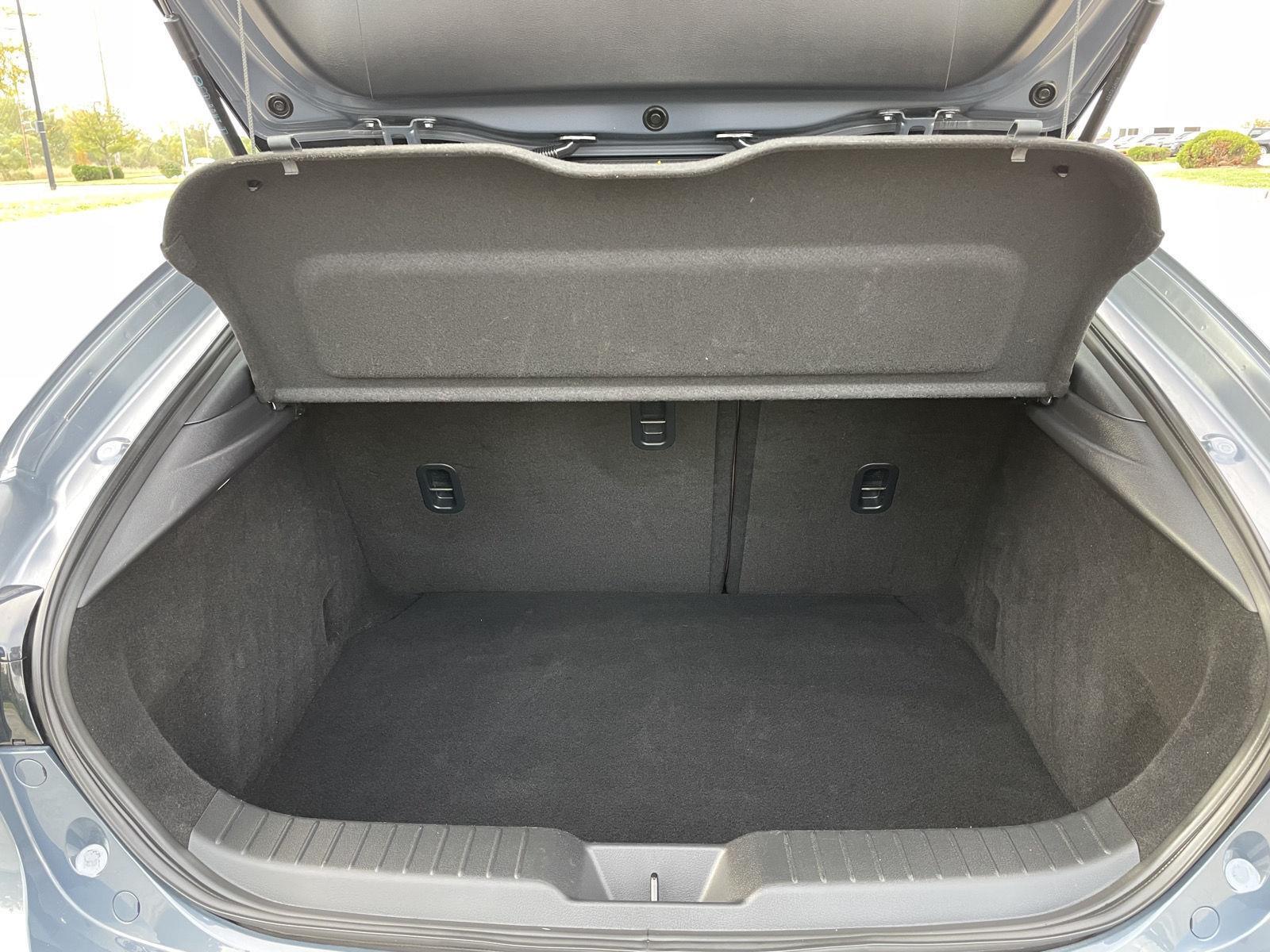 Vehicle photo 32