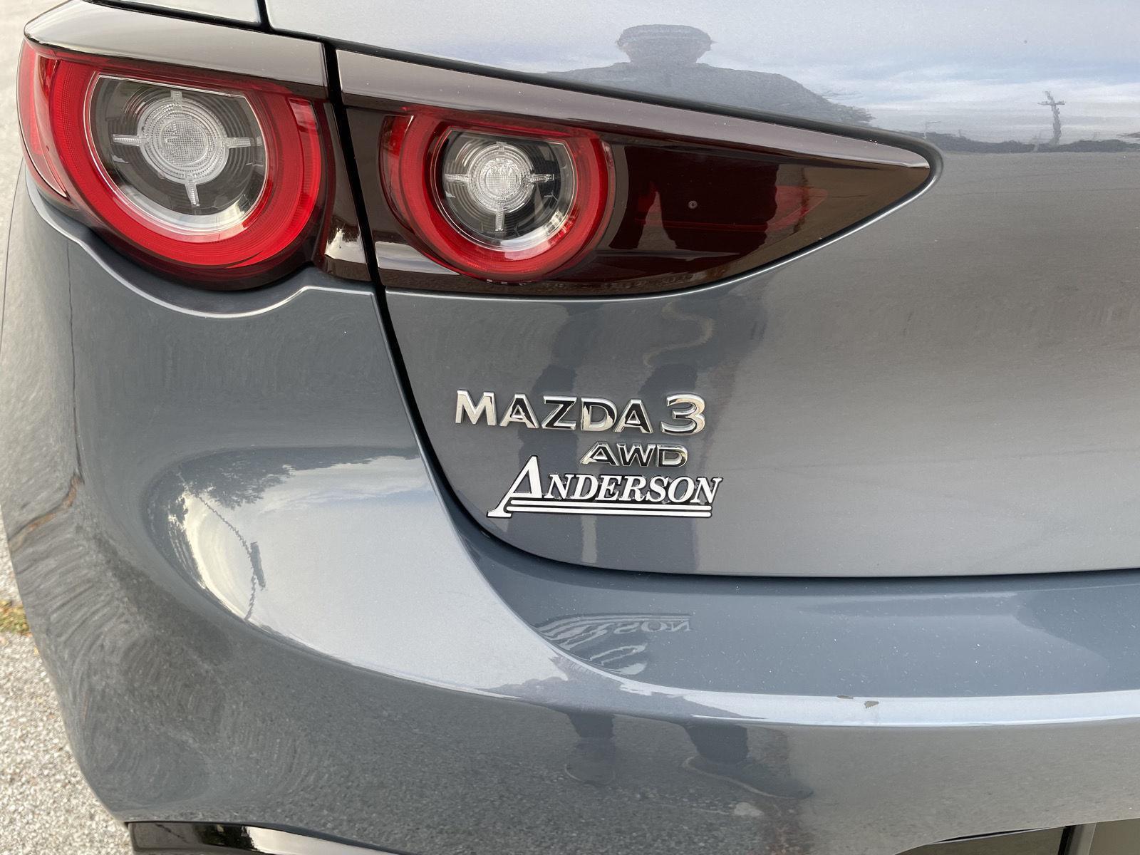 Vehicle photo 33
