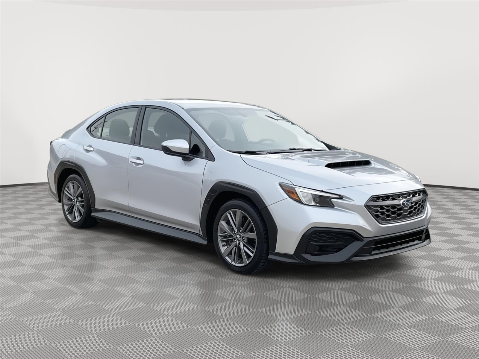 Vehicle photo 5