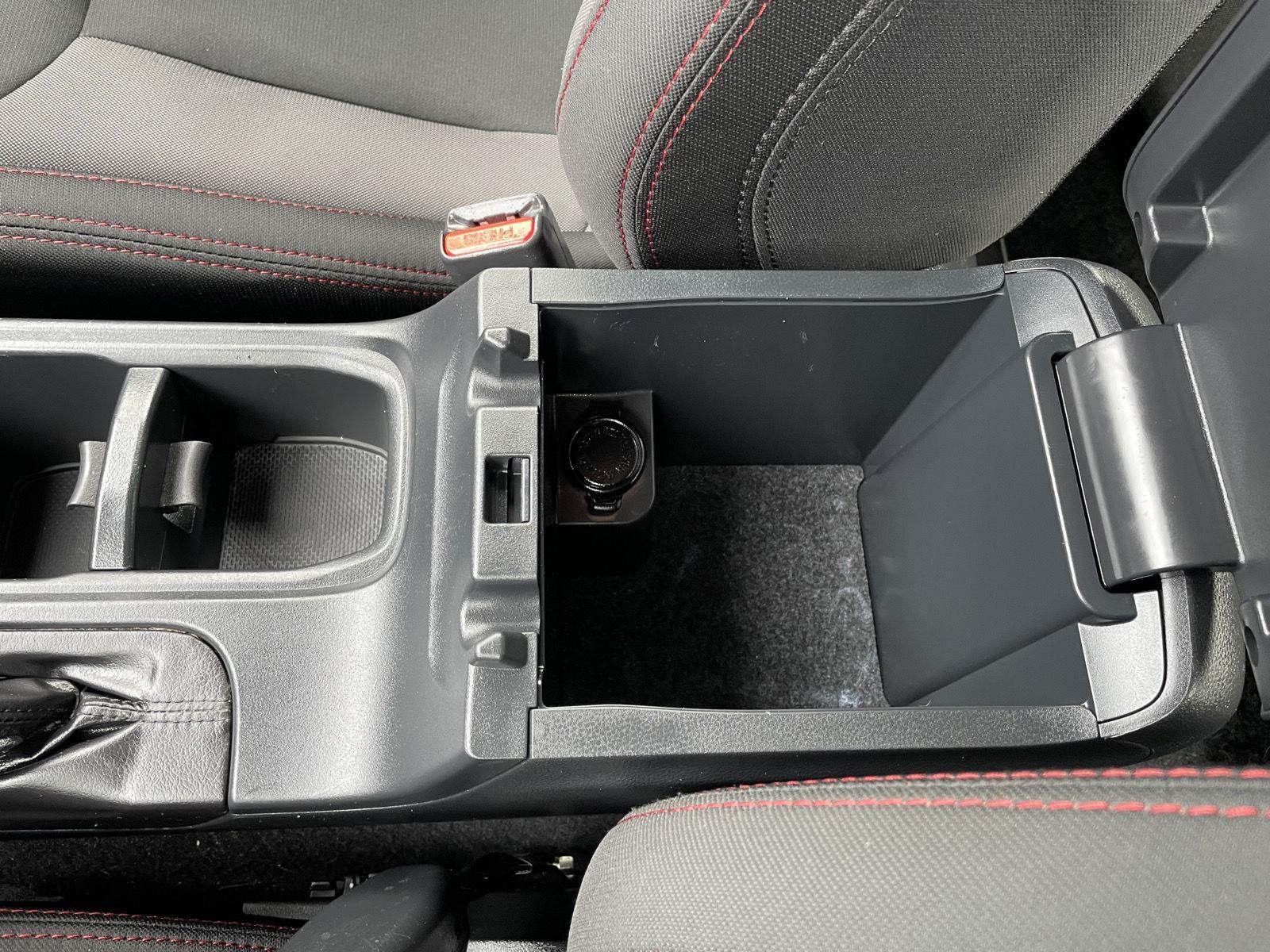 Vehicle photo 28